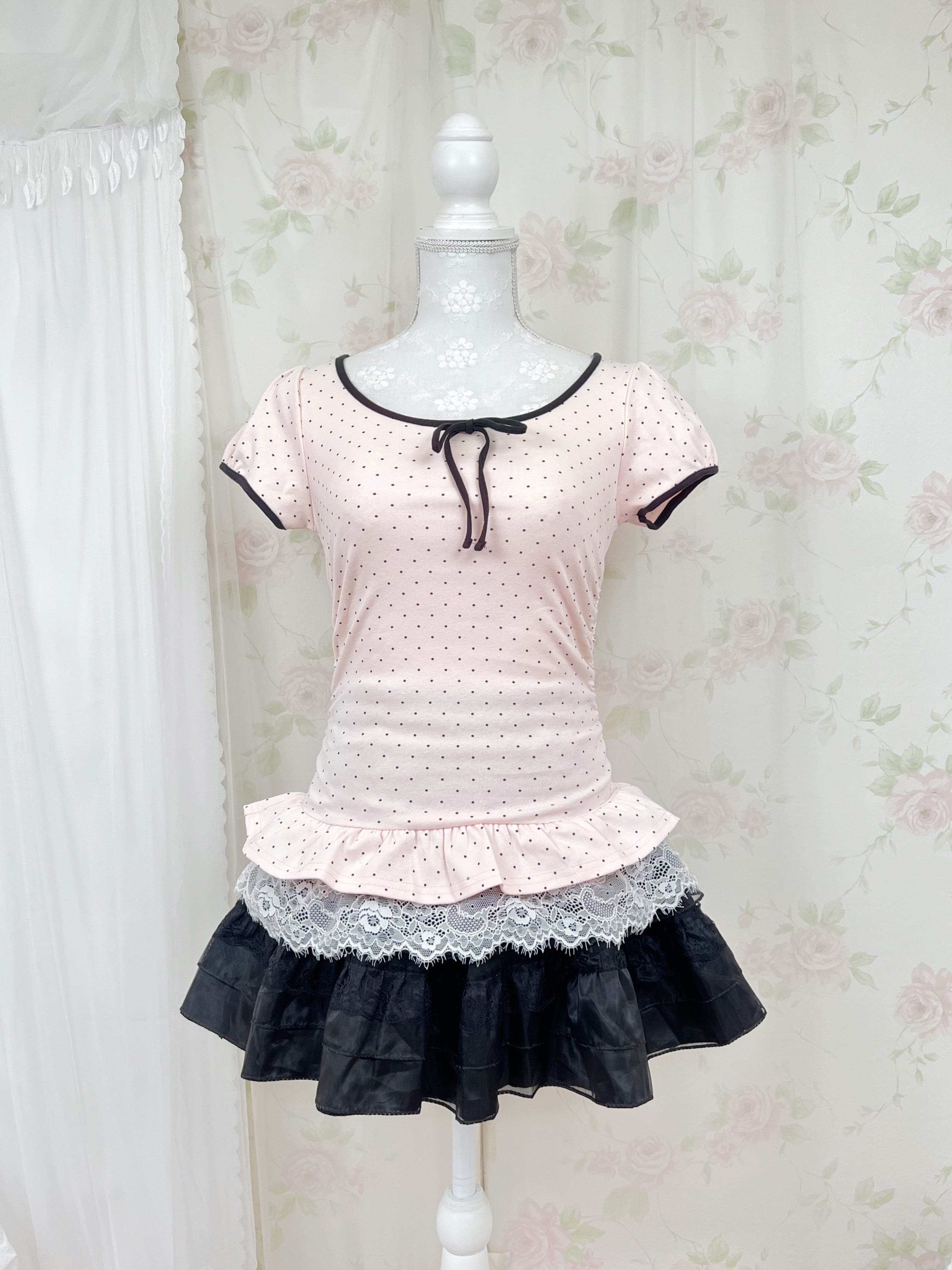 Polka dot Lace Ruffled Hem T-shirt (Pink)