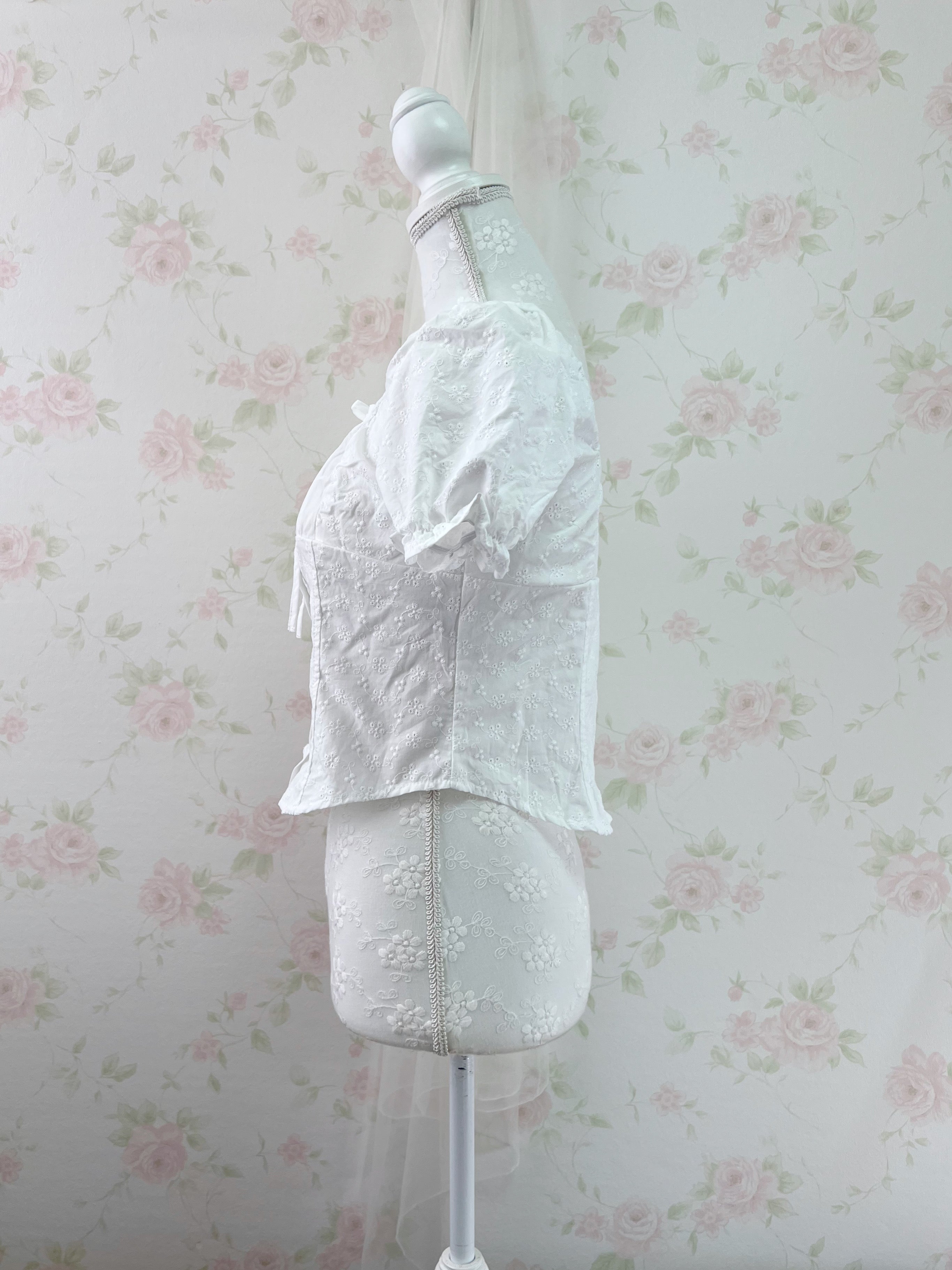 Shoujo Floral Embroidery Blouse