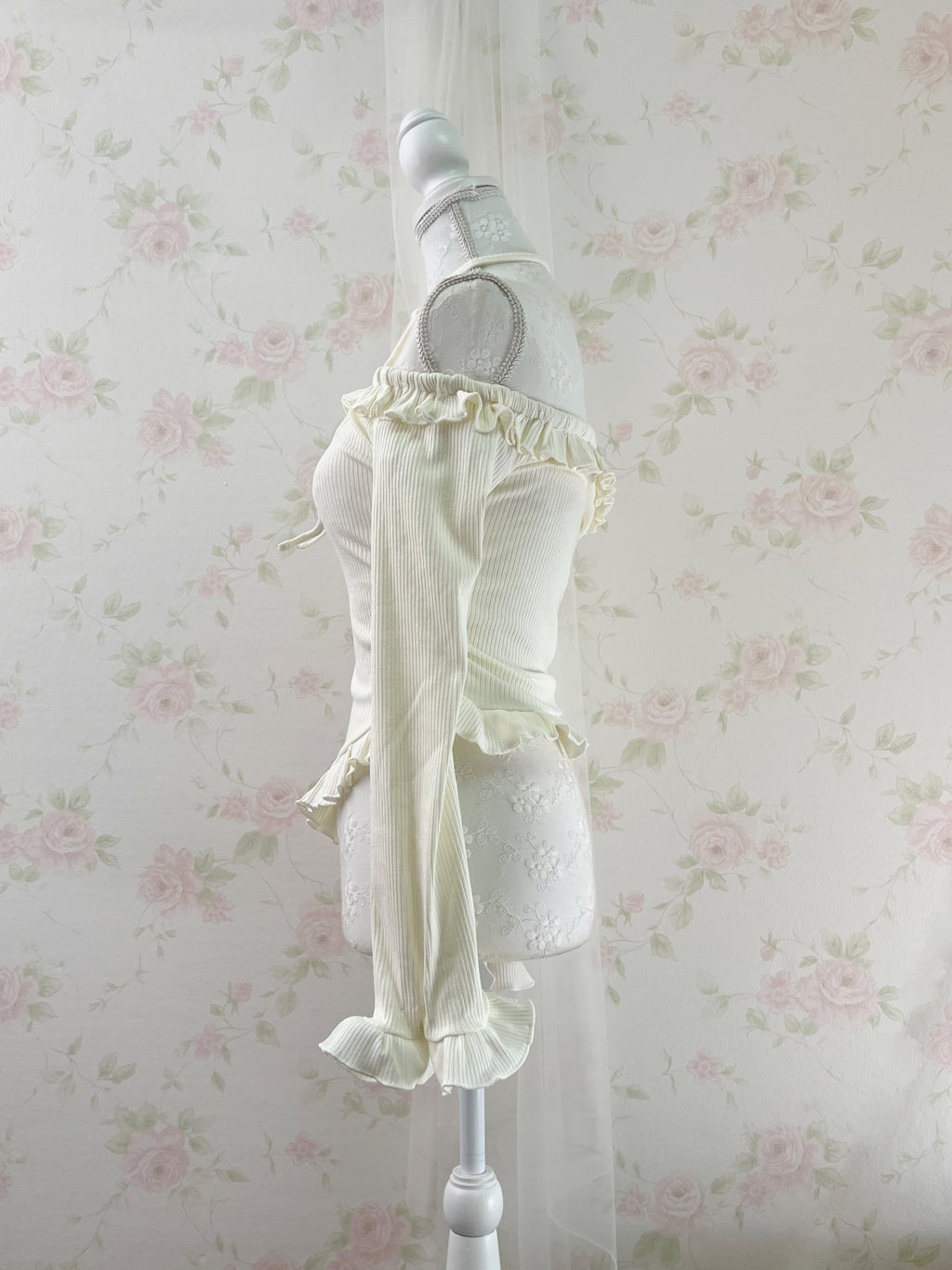 Choker hem frilled top