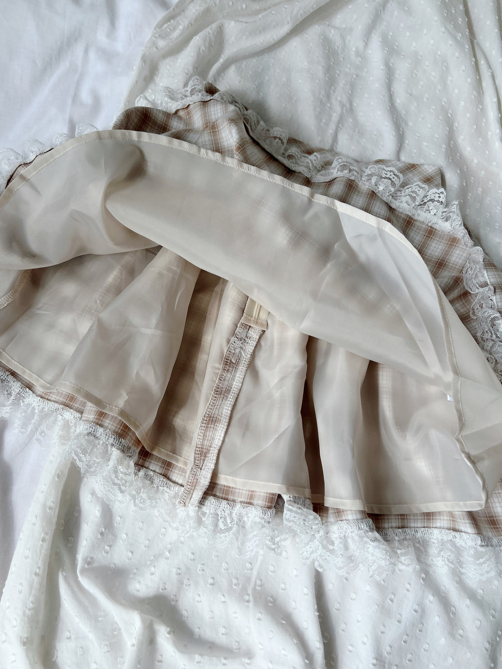evelyn Checked Lacy Hem Skirt (Beige)