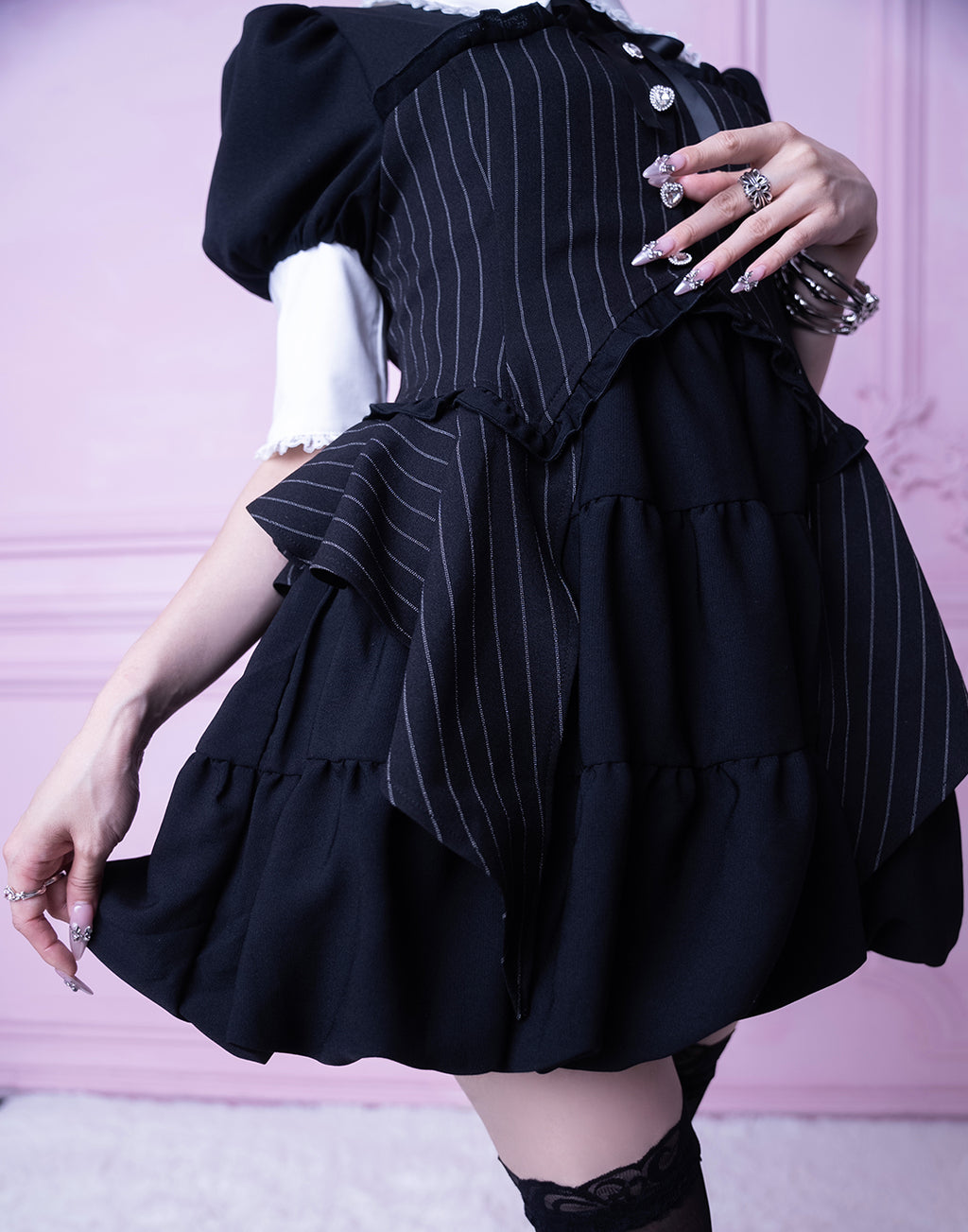 <Deliver in Late September> AVENCHUMU Stripe ruffle frill corset balloon one piece