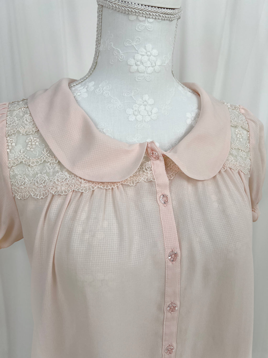 L’EST ROSE Crystal Button Chiffon Blouse (Pink)