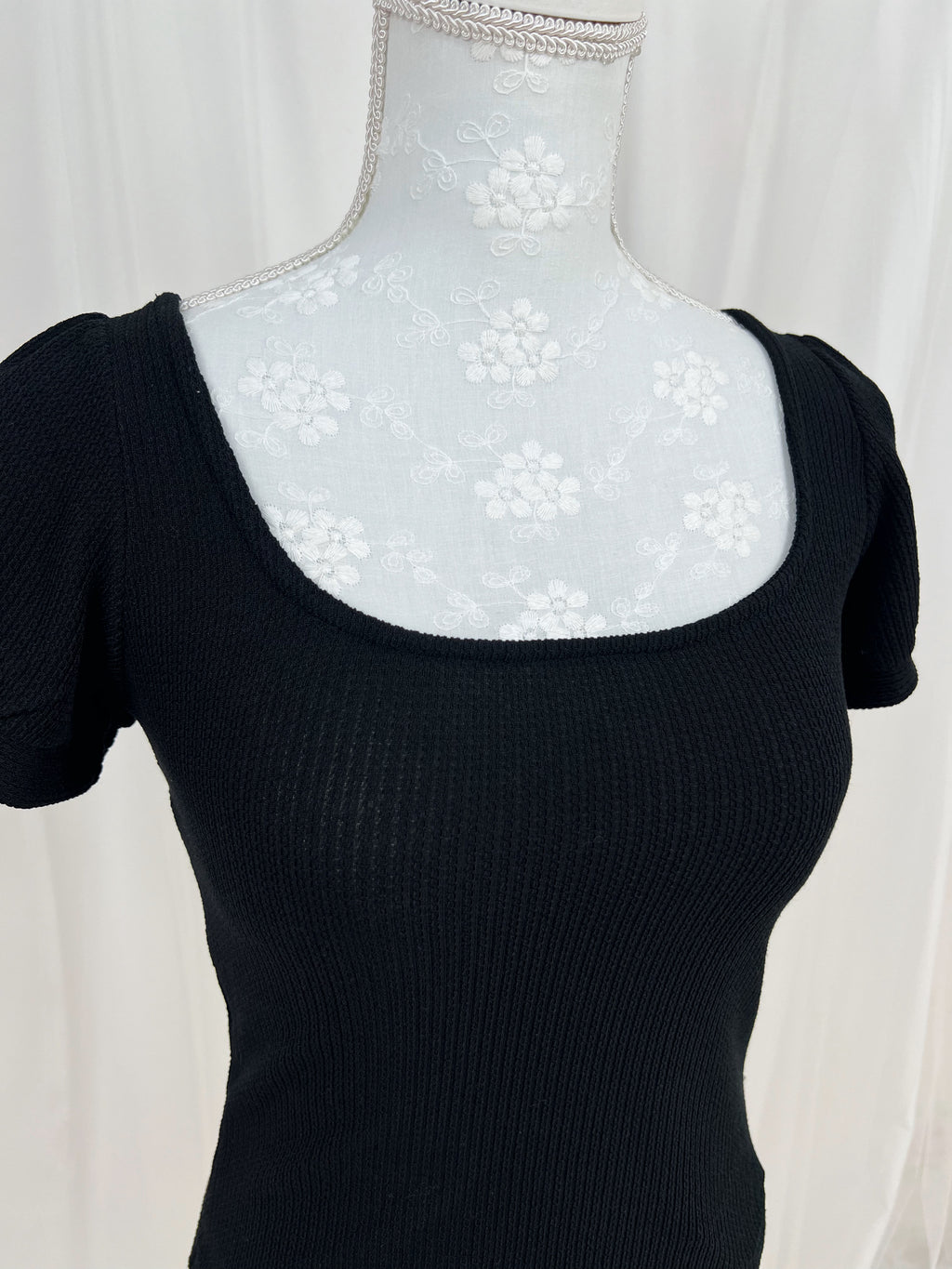 Back Bow Shoujo Top (Black)