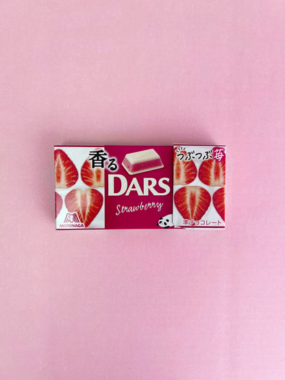 MORINAGA DARS Strawberry 2 Layered Chocolate