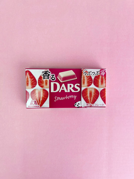 MORINAGA DARS Strawberry 2 Layered Chocolate