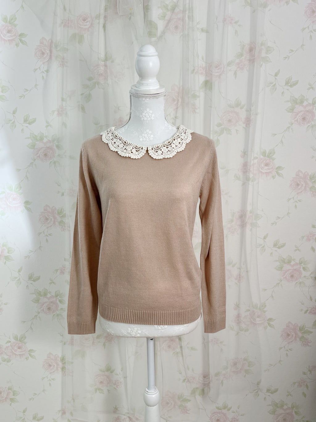 earth music & ecology Lace Collar Knit Top (Milk Tea)
