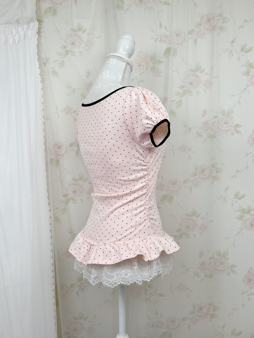 Polka dot Lace Ruffled Hem T-shirt (Pink)