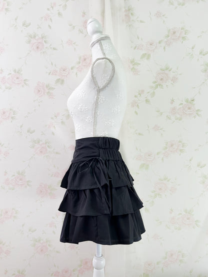 GRL Side Bow Tiered Skirt (Black)