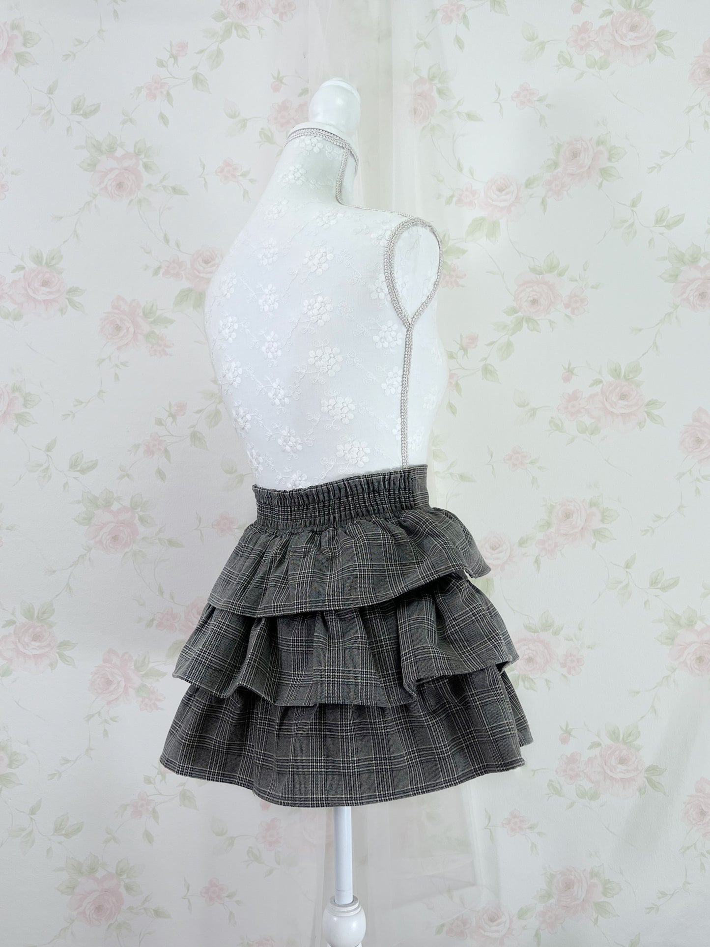 GRL Sweet Tiered Checked Skirt (Gray)