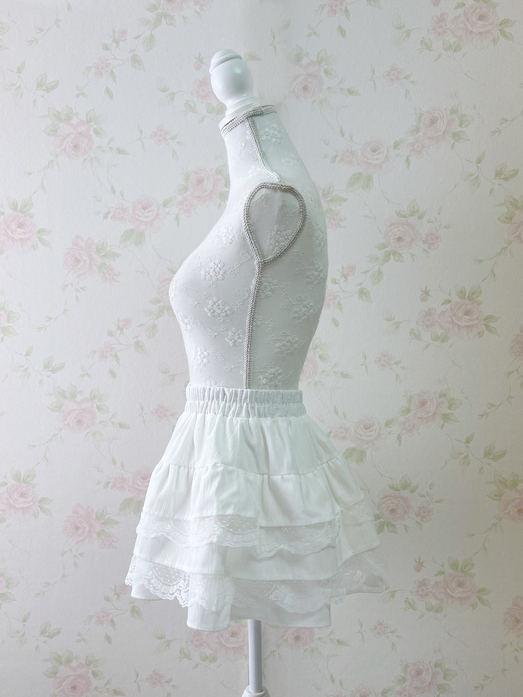 Soft Girl Layered Lace Hem Skirt (White)