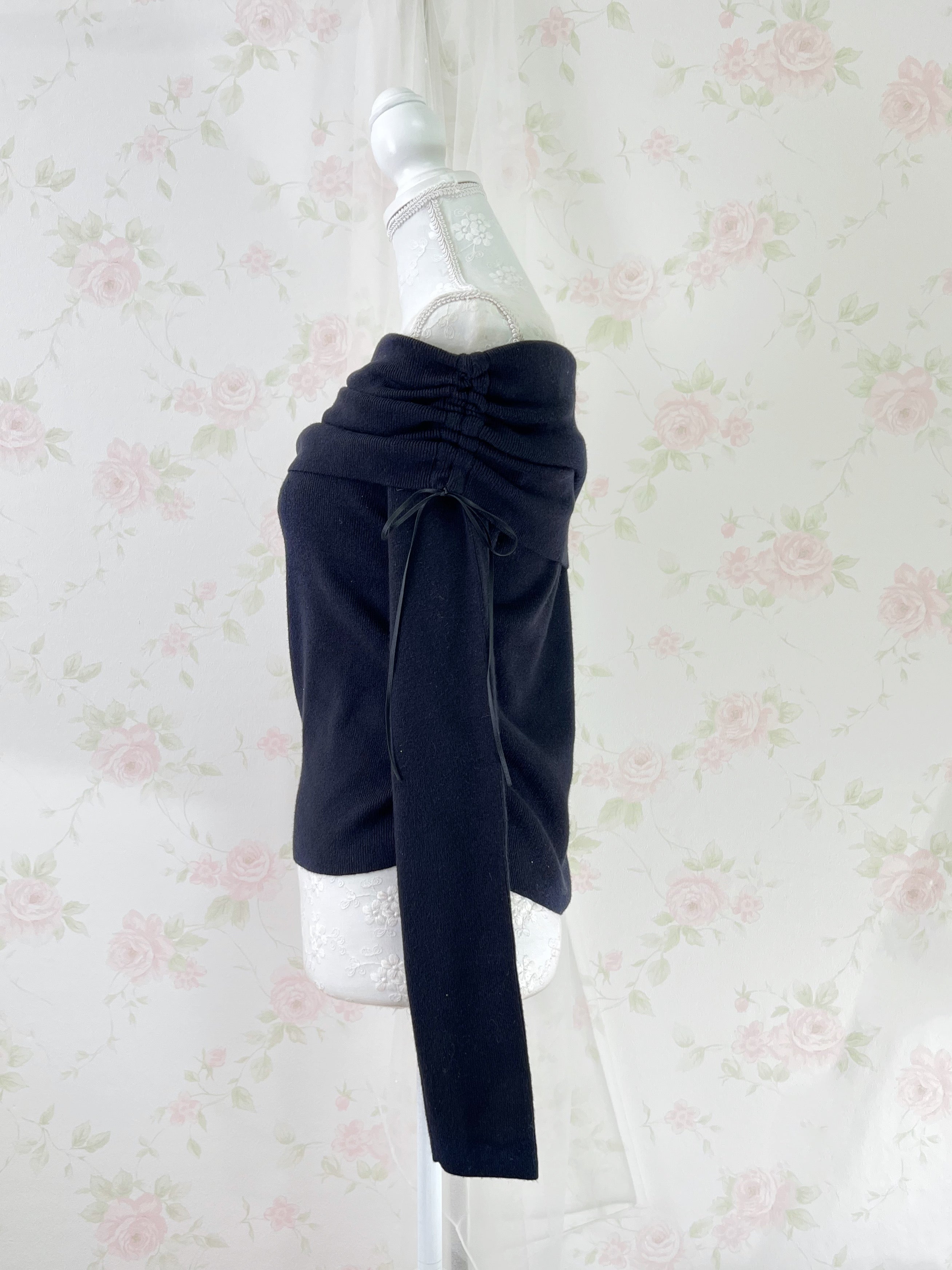 Side String Shoulder Top (Black)