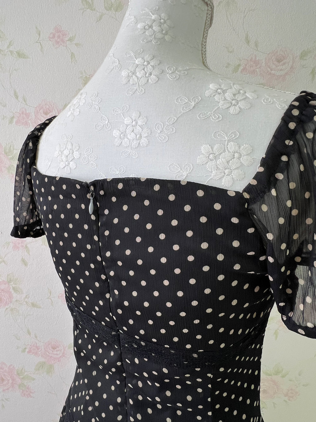 IMAGE Dot Balloon Hem Dress