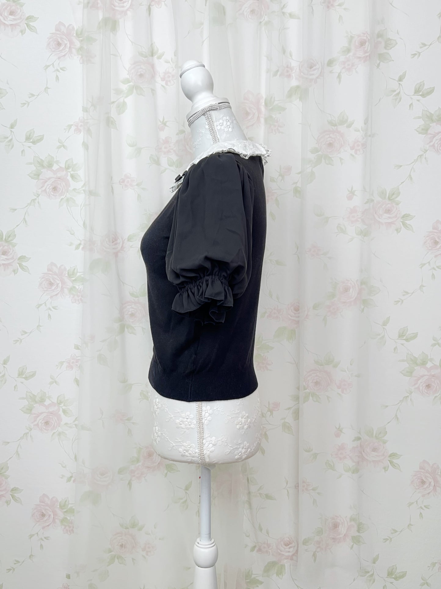 LODISPOTTO Cotton Lace Collar Puff Sleeve Top (Black)