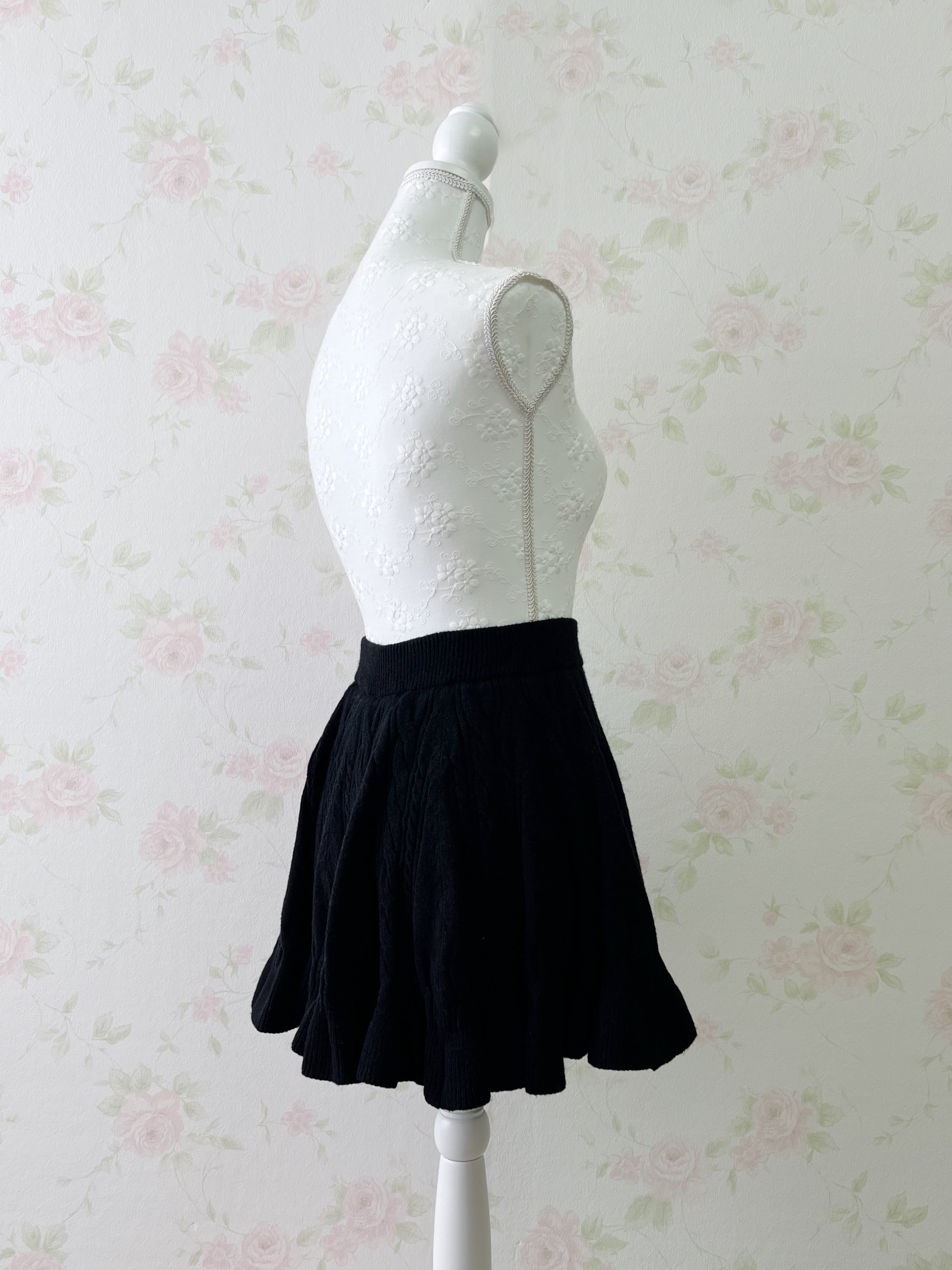 Michell Macaron Knit Skirt (Black)