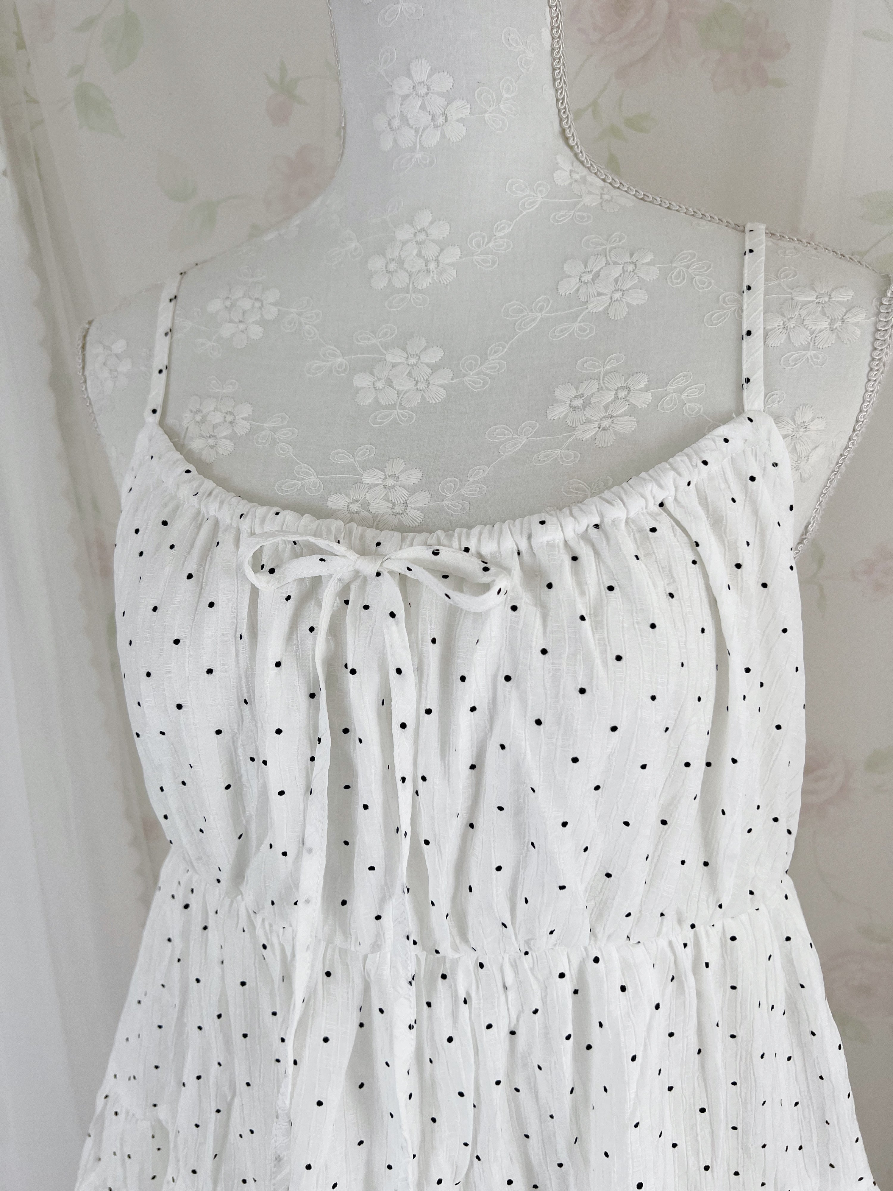 Polka dot Shoujo camisole dress (White)