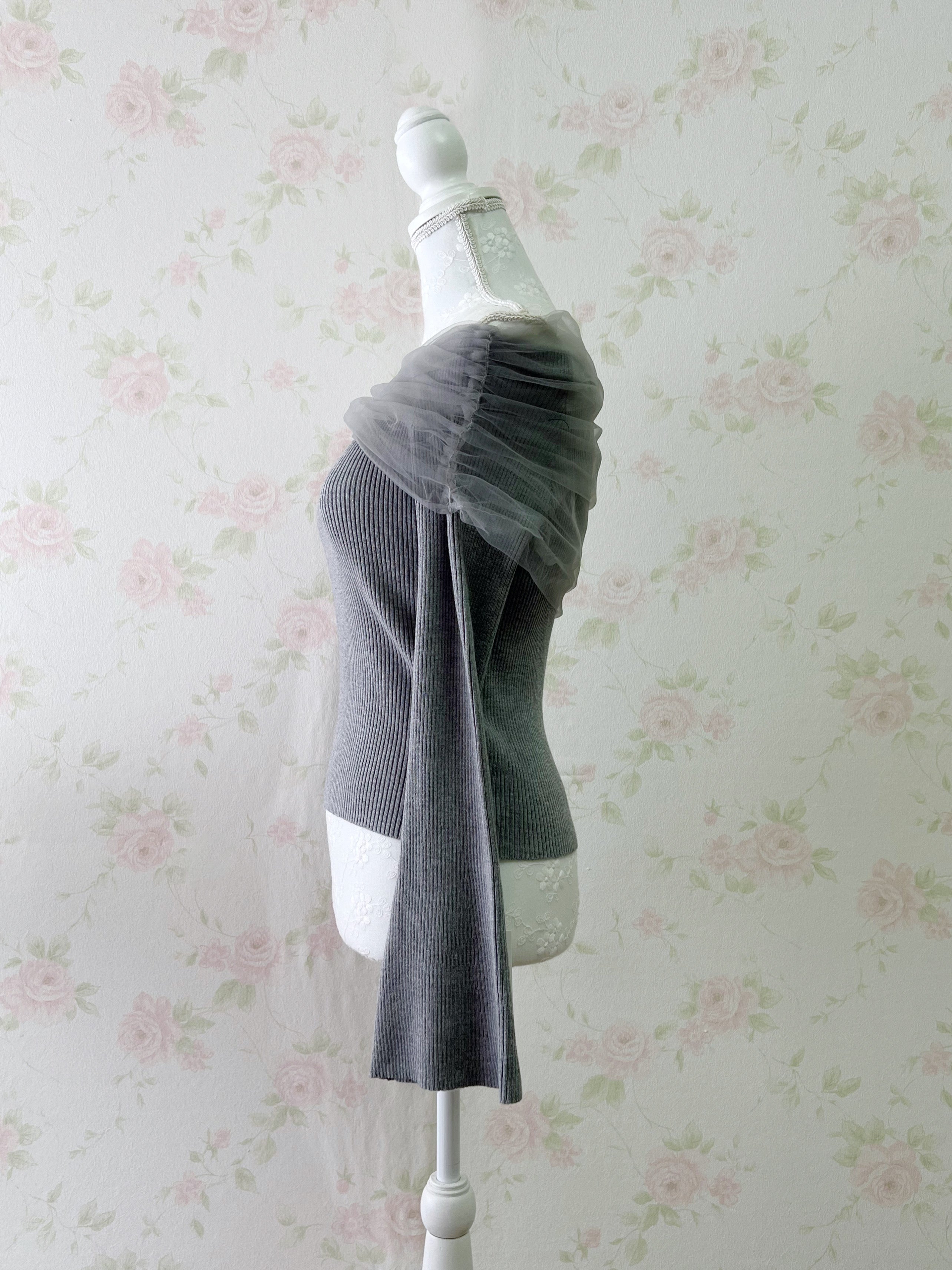 Tulle Shoulder Knit Top (Gray)
