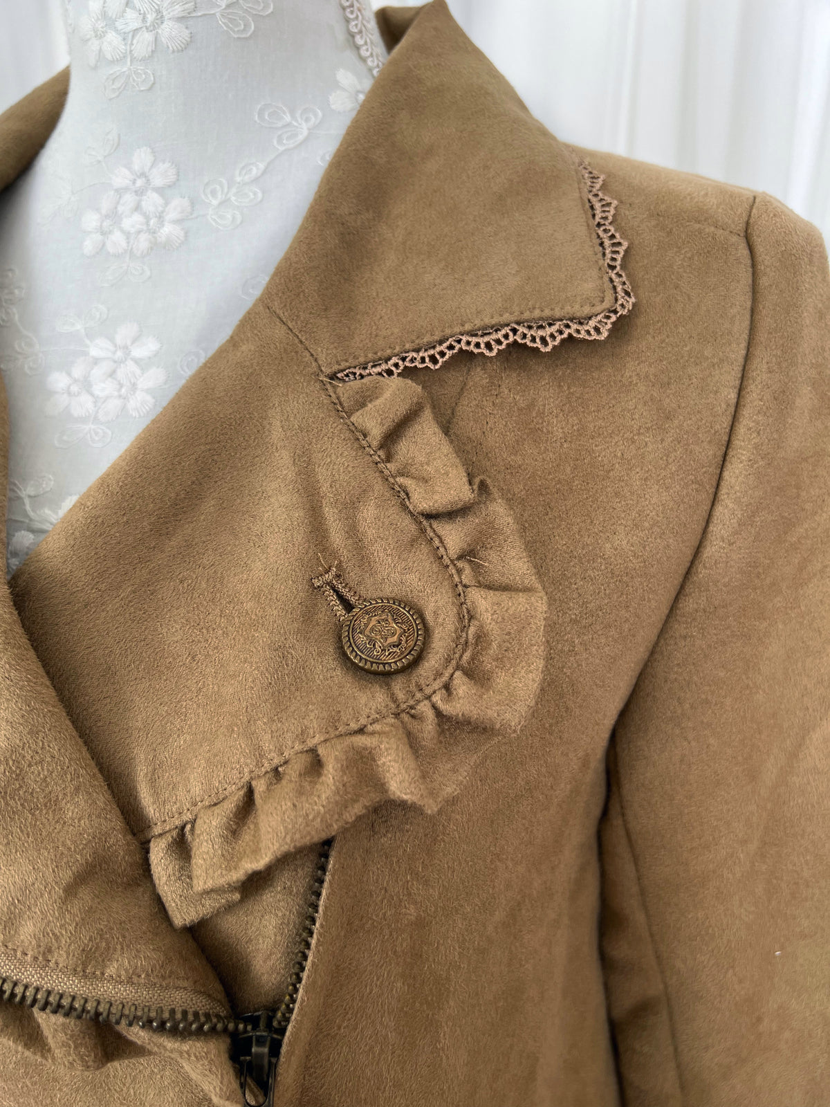 axes femme Suede Back Frilled Jacket