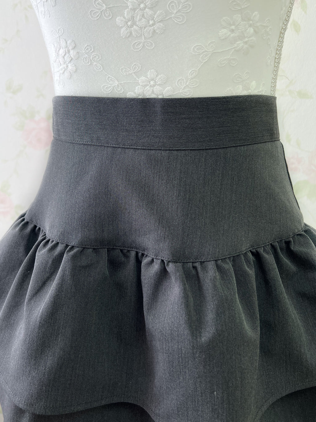 GRL Shoujo Tiered Skirt (Gray)