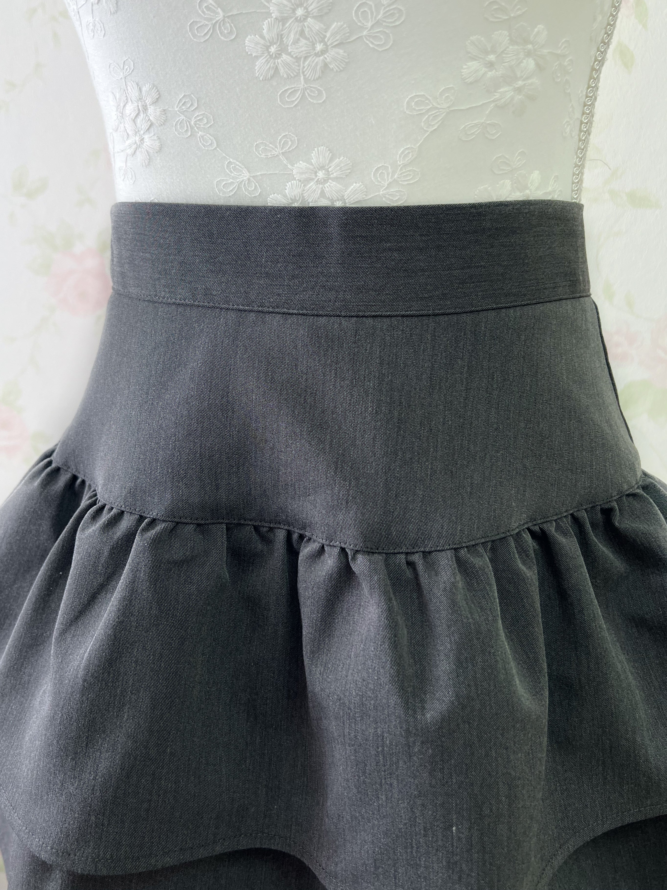 GRL Shoujo Tiered Skirt (Gray)