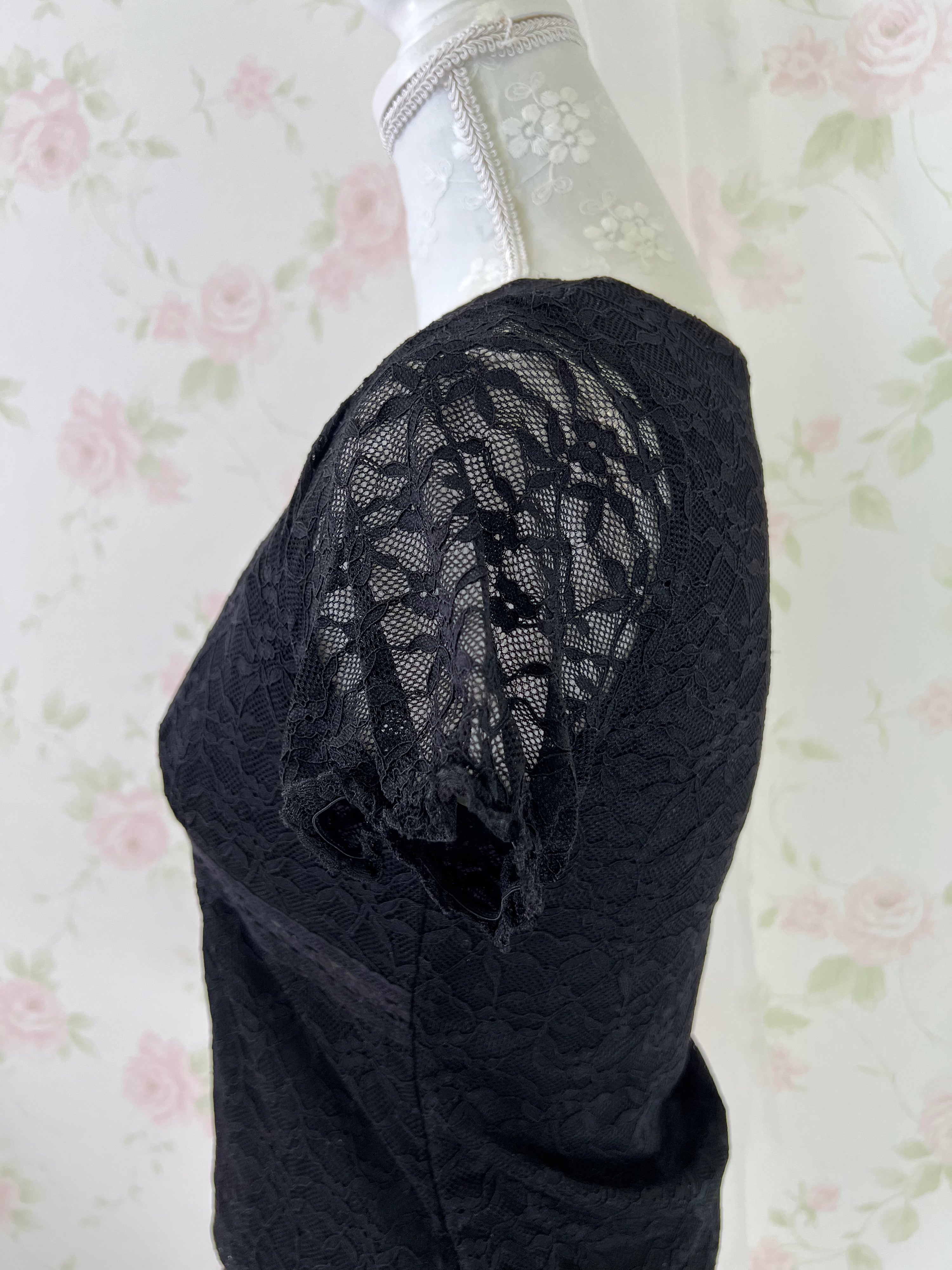 Lacy Shoujo T-Shirt (Black)