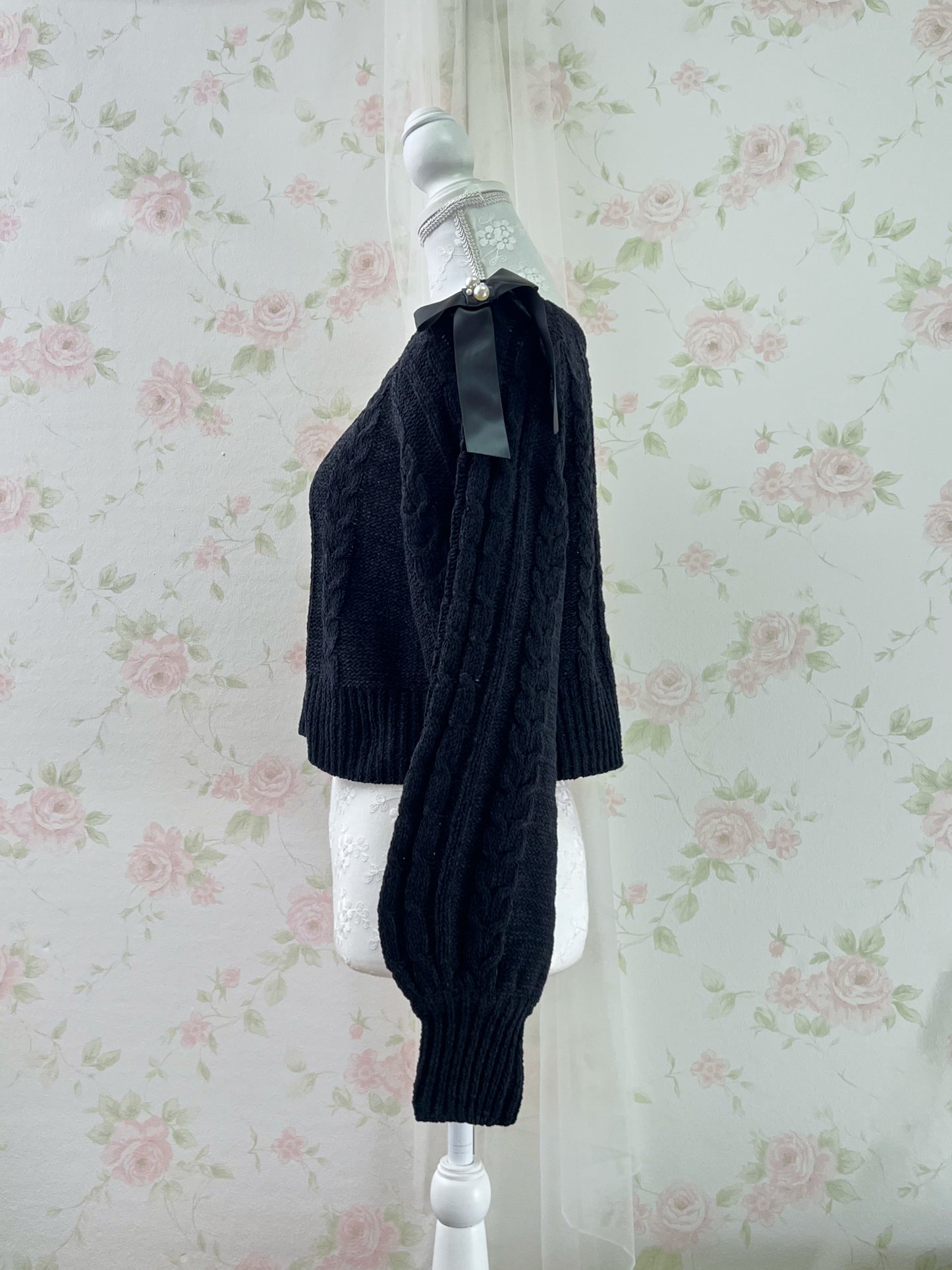 GRL Shoulder Bow Sweater (Black)