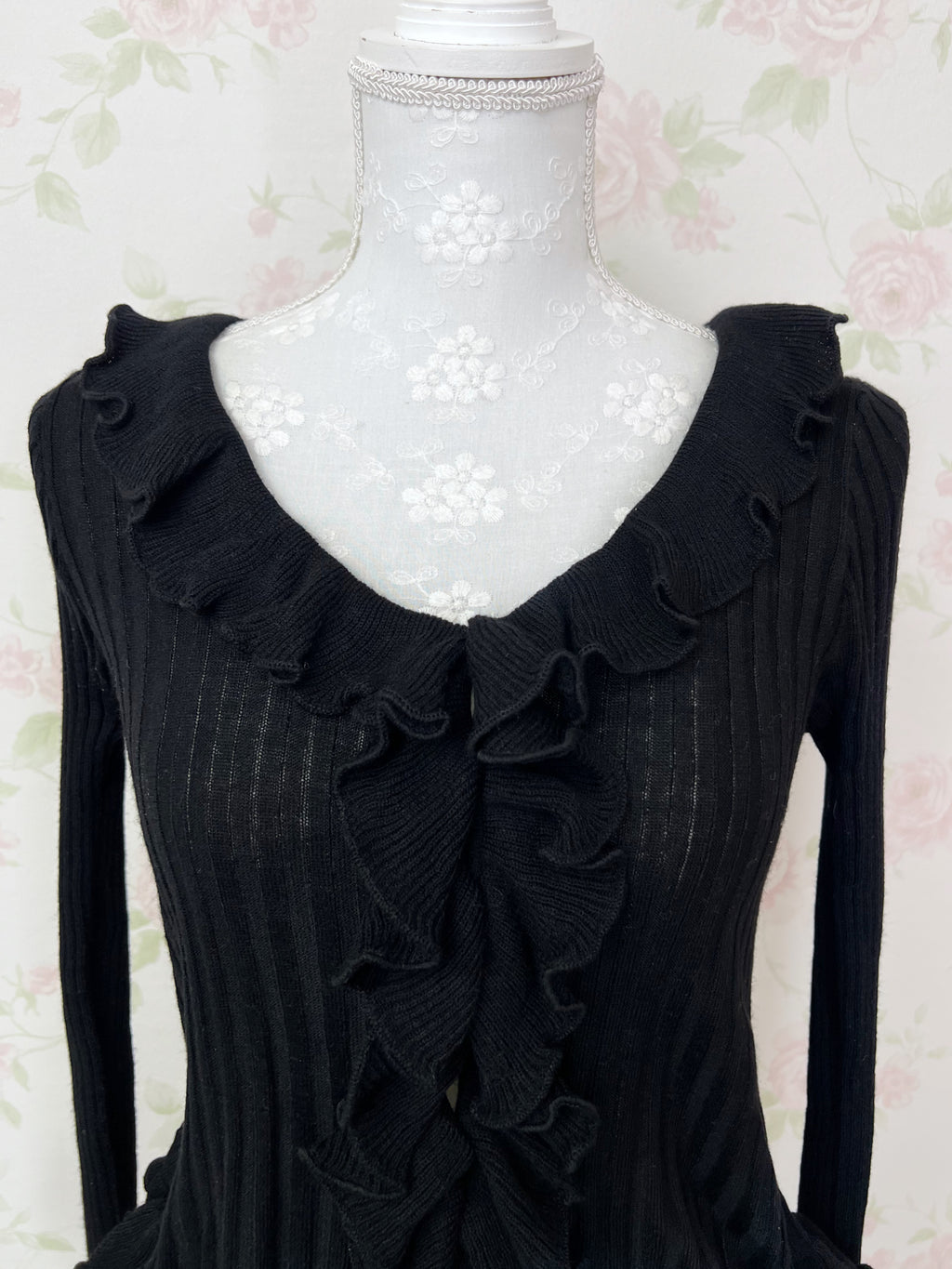 TITTY&CO. Ruffled Hem Whimsical Cardigan (Black)