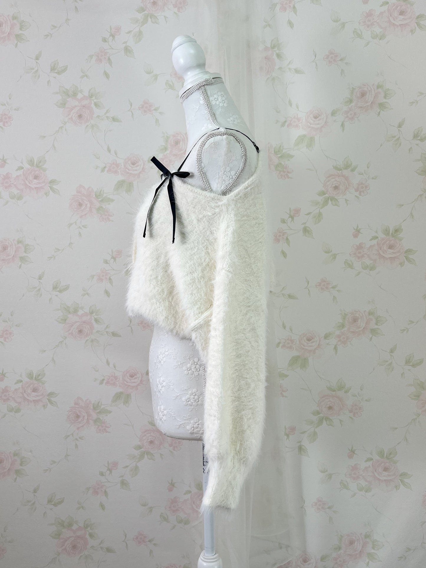 GRL Off Soulder Ribbon Sweater (Ivory)