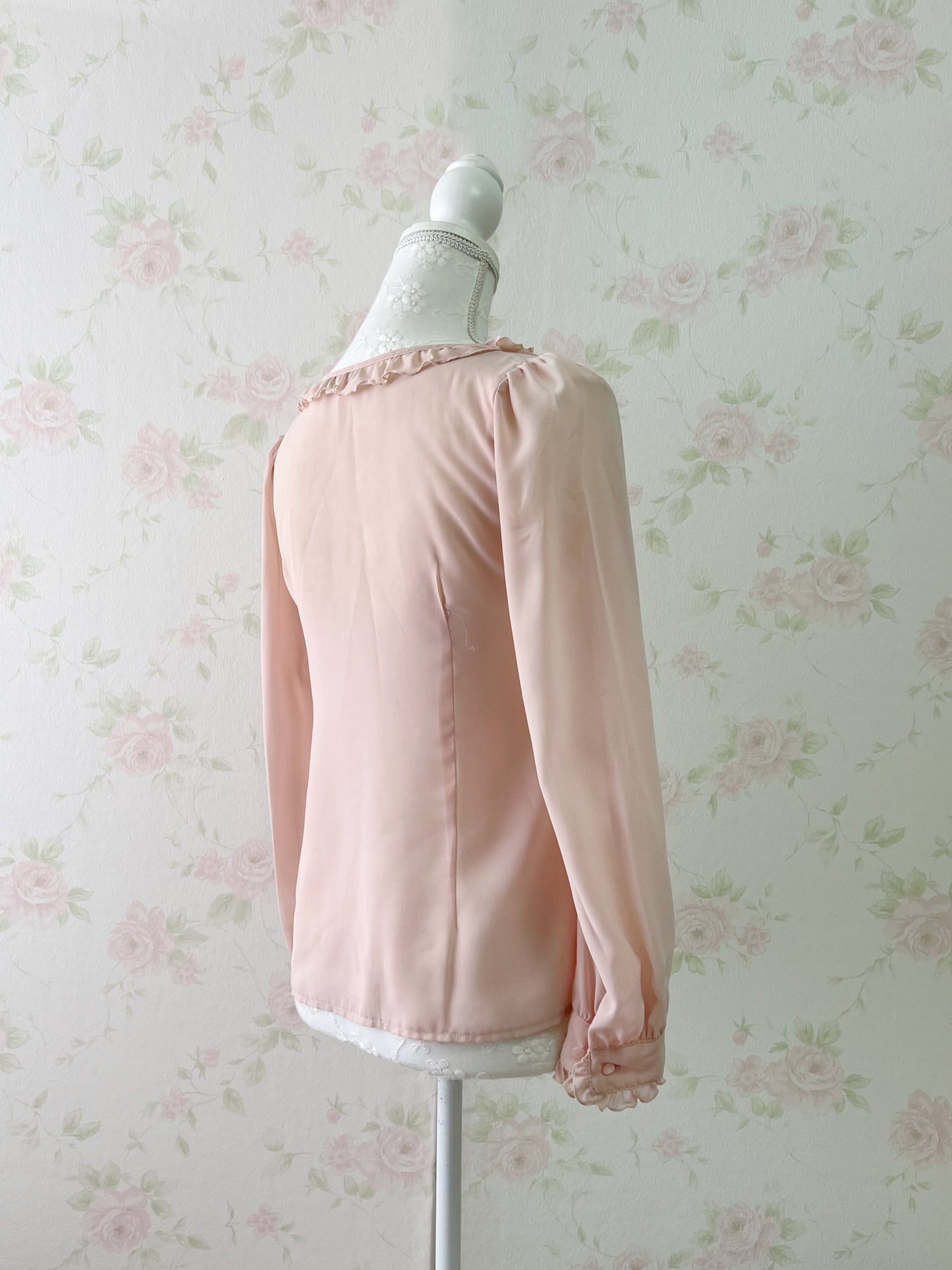 L’EST ROSE Ruffled Blouse (Pink Beige)