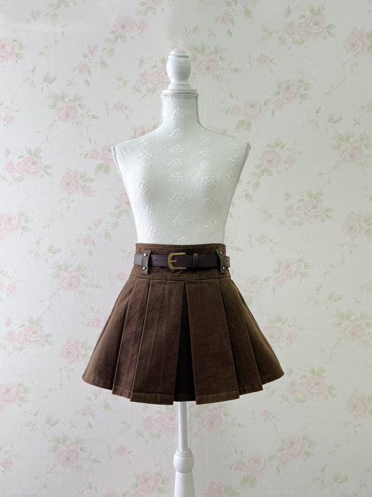 SPINNS ATTITUDE MAKES STYLE Pleated Belt Skirt (Brown)