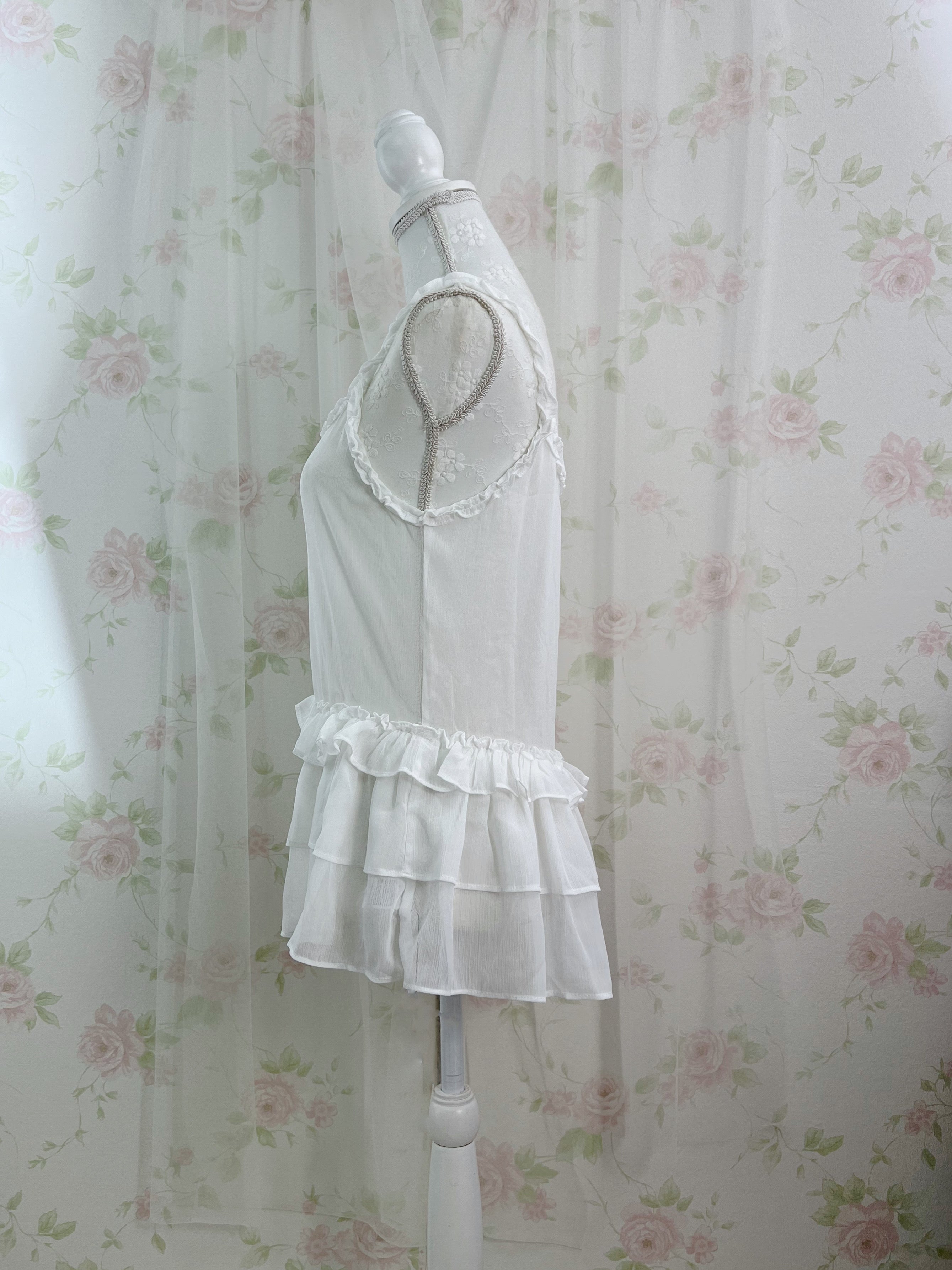 Chiffon Layered Hem Camisole (White)