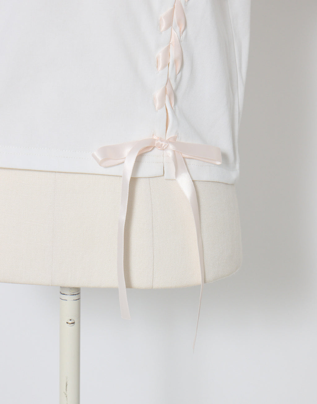 mellfy memory Twin lace-up ribbon puff T-shirt