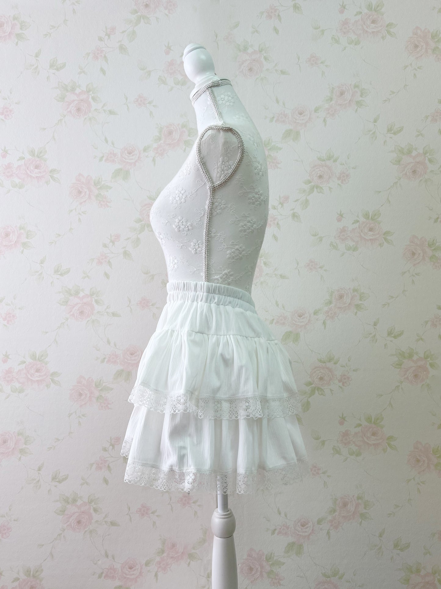 GRL Layered Lace Hem Skirt (White)