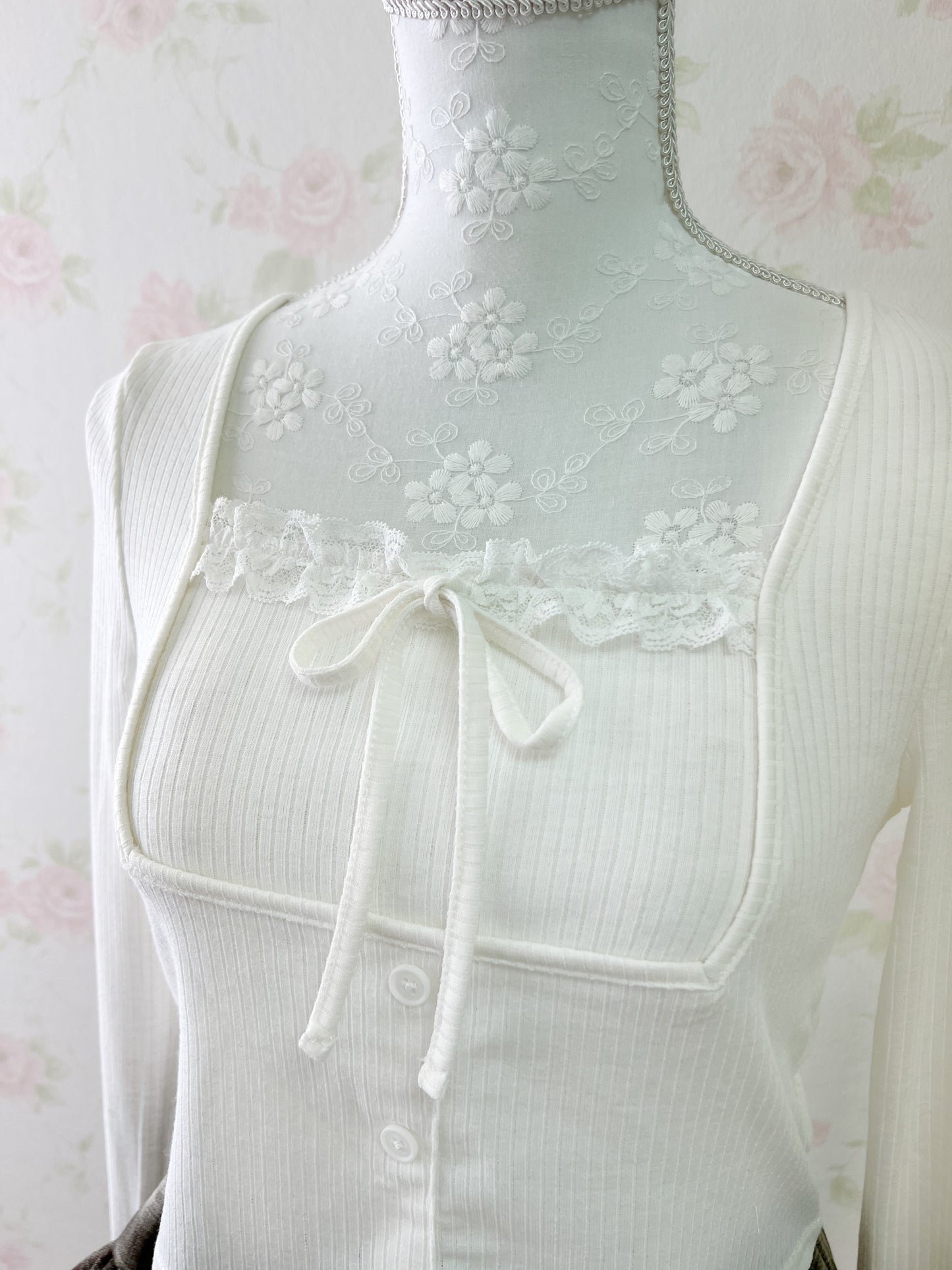 GRL Lace York Shoujo Long Sleeved Top (White)