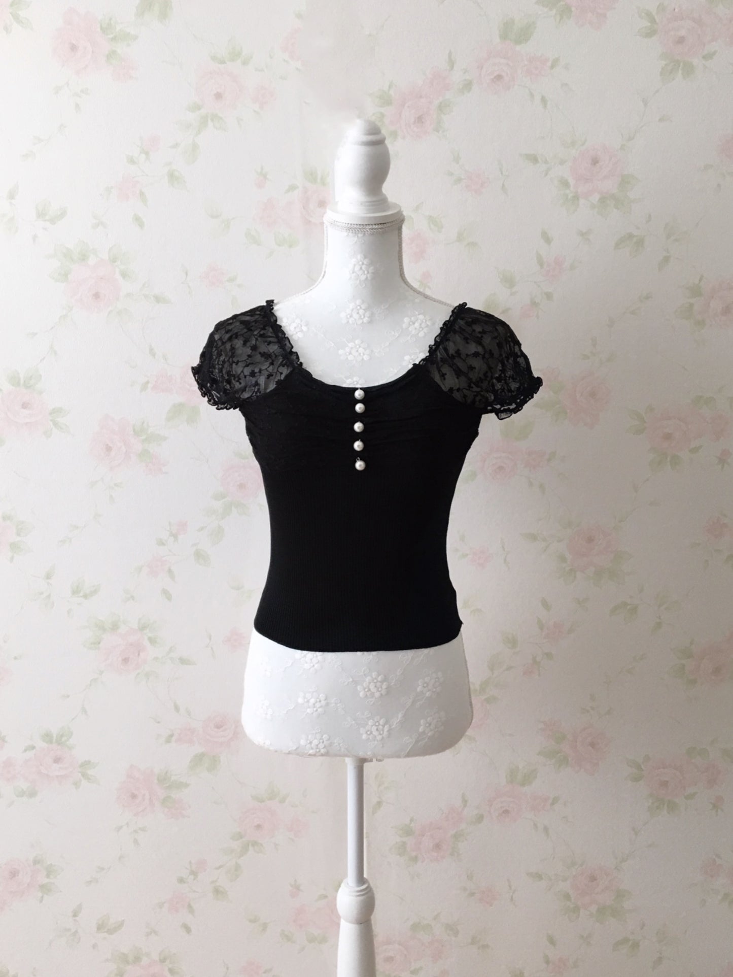 (10% OFF) GRL Floral Tulle  Sleeved Pearl Button 2 Way Top (Black)