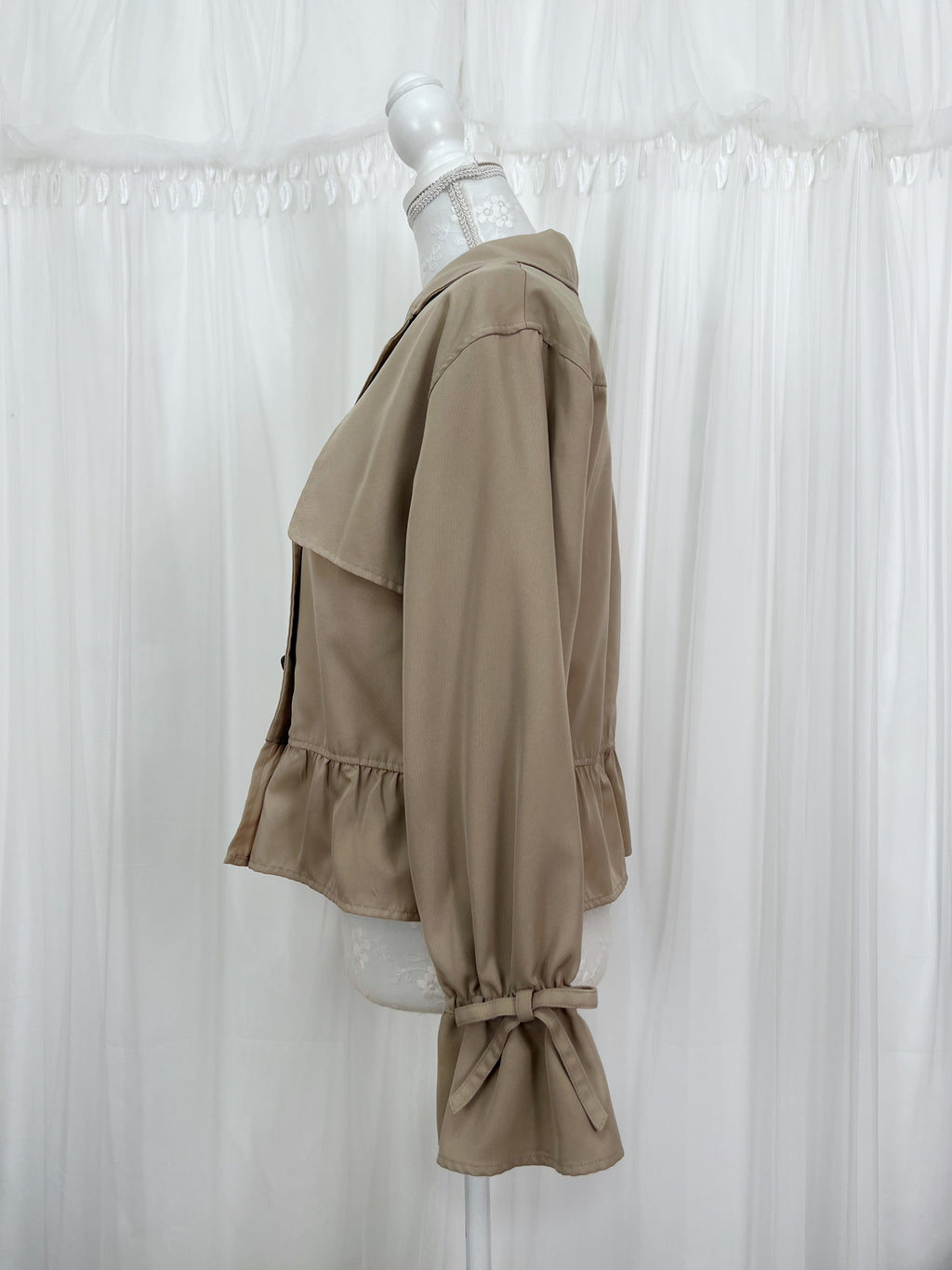 axes femme Short Trench Coat