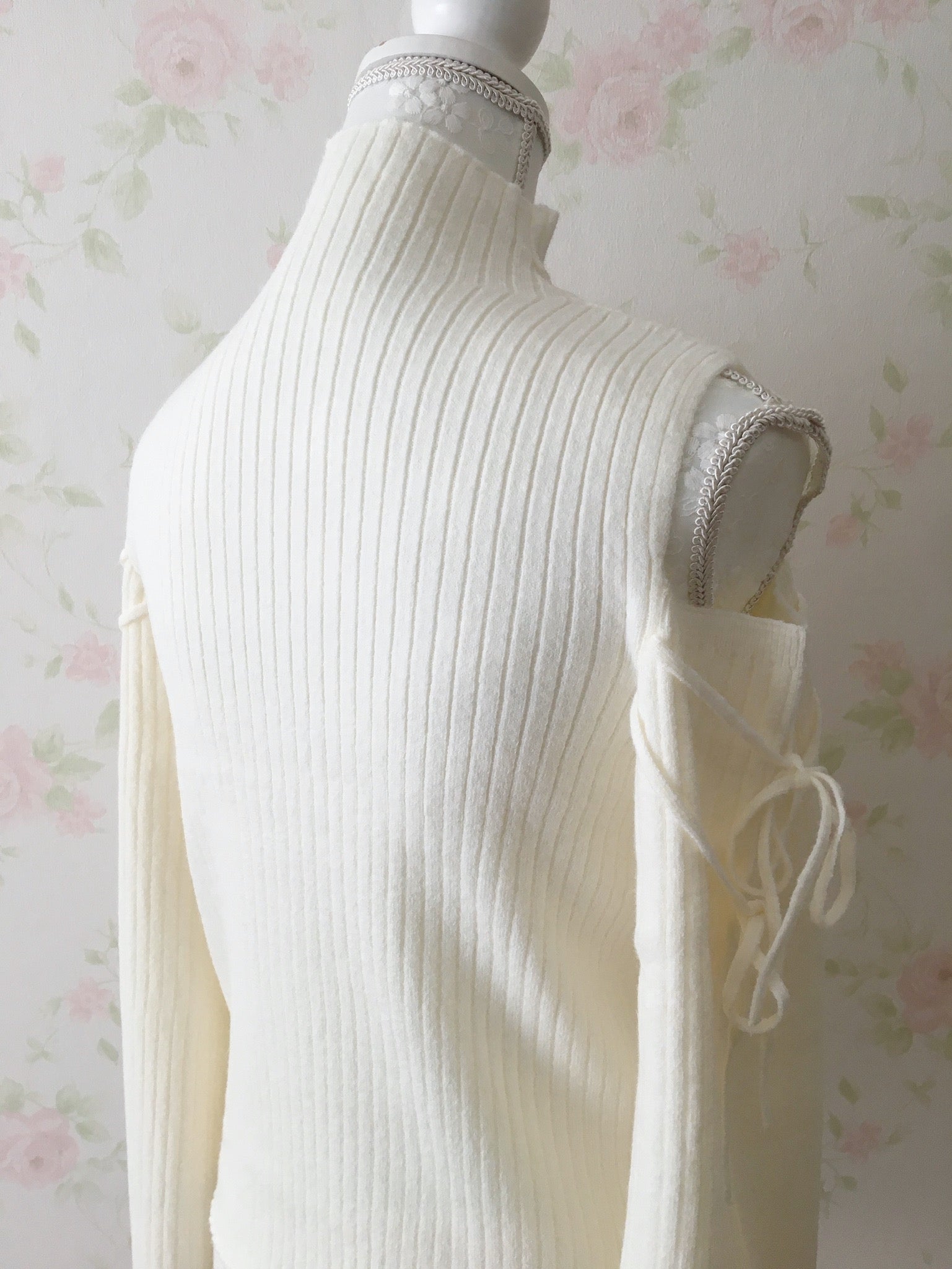 Open Shoulder String Sweater (Ivory)