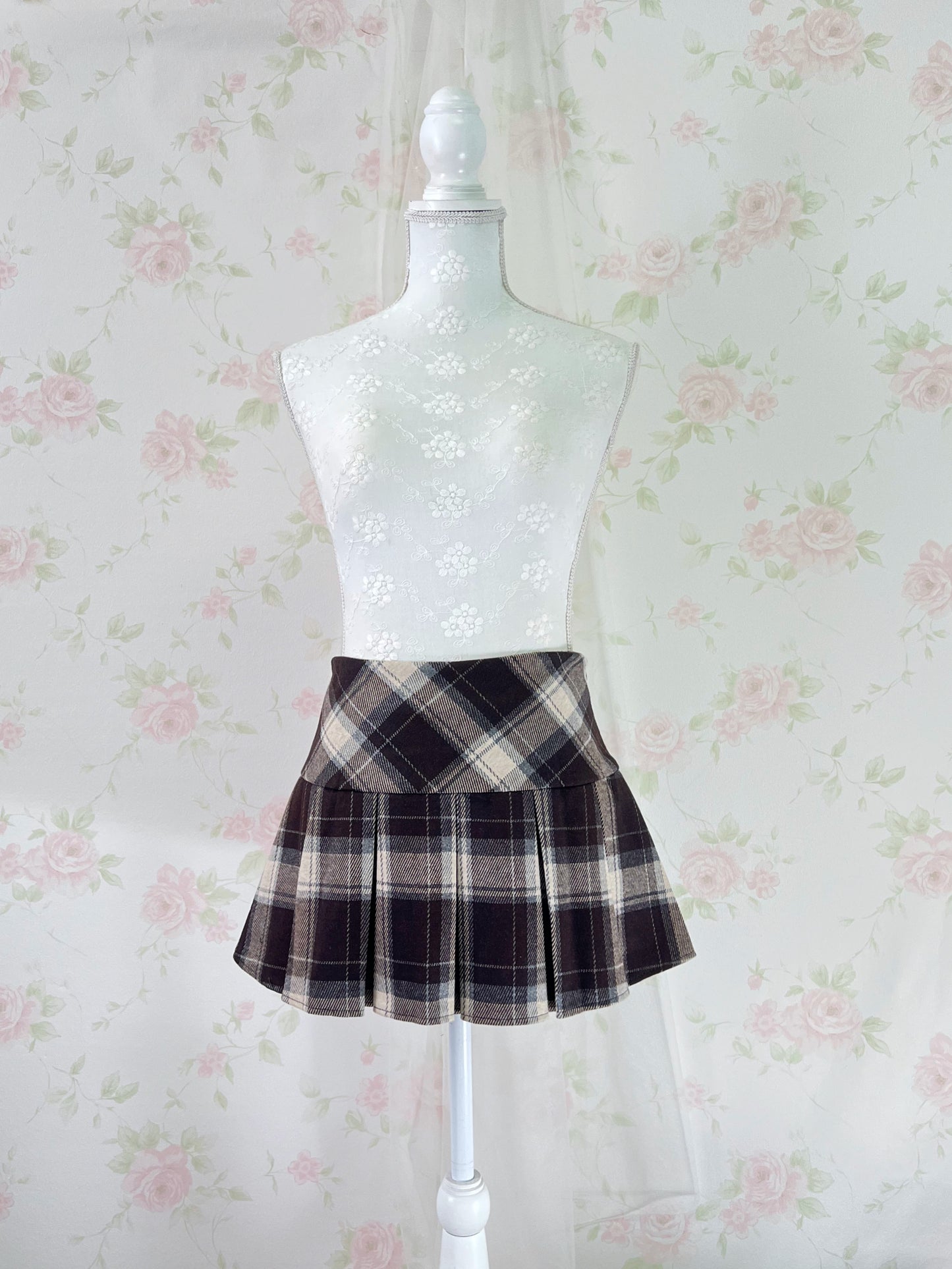 Wool Like Checked Pleated Skirt (Brown)