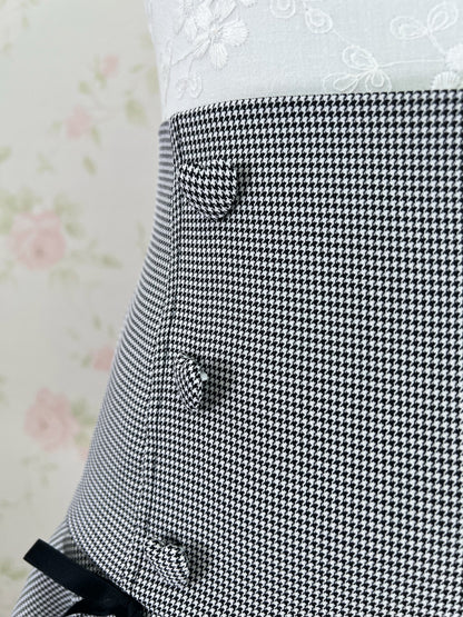 Heart button Checked Jiraikei Skirt (Black)