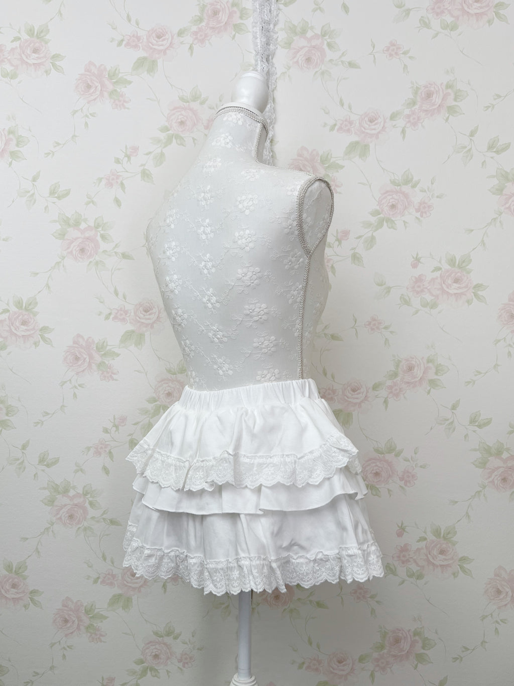 Cotton Lace Ruffled Tiered Skirt (White)