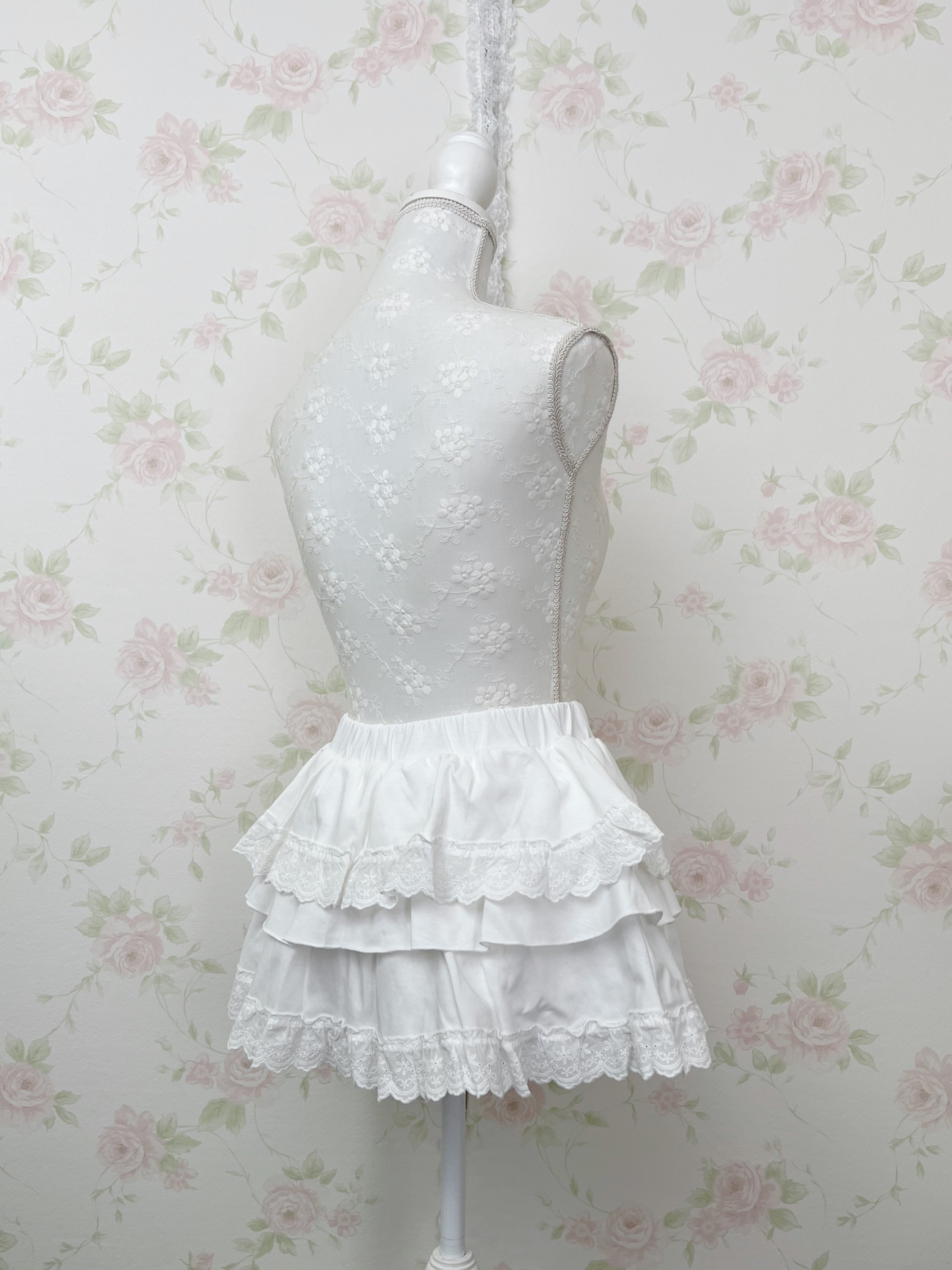 Cotton Lace Ruffled Tiered Skirt (White)