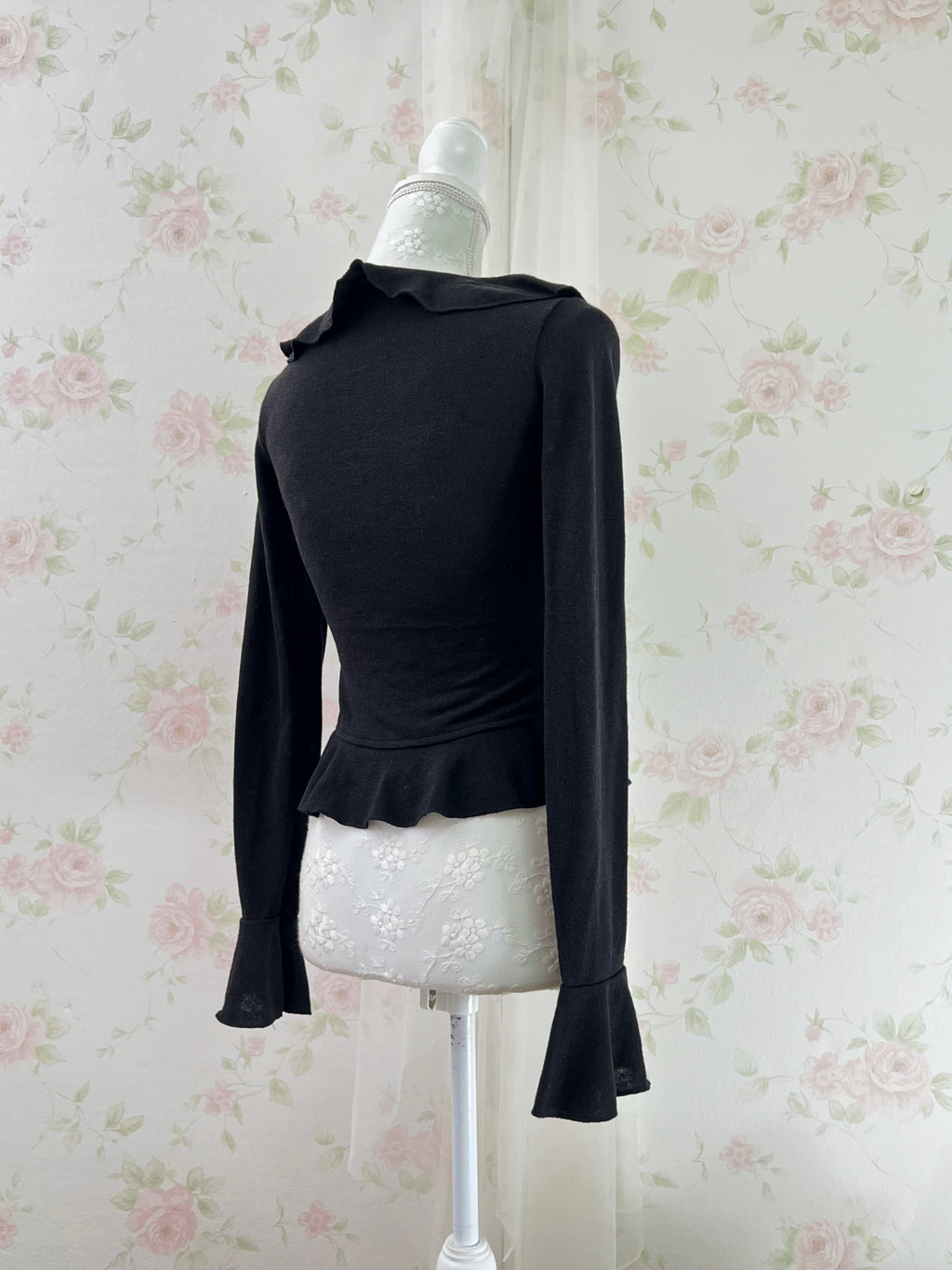 Ruffled V Neck Cardigan (Black)