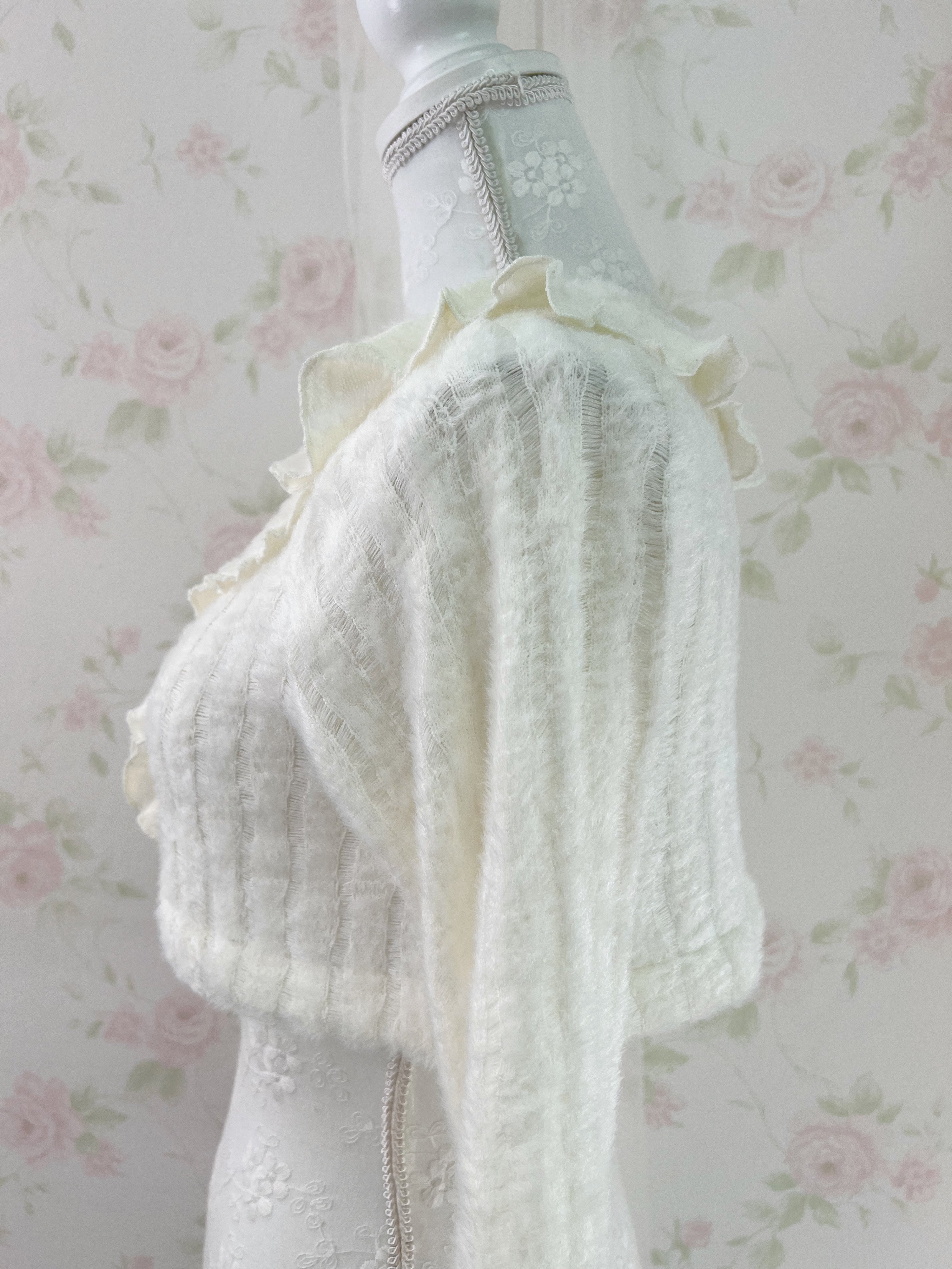 Rose Muse Fluffy Bolero Cardigan (Ivory)