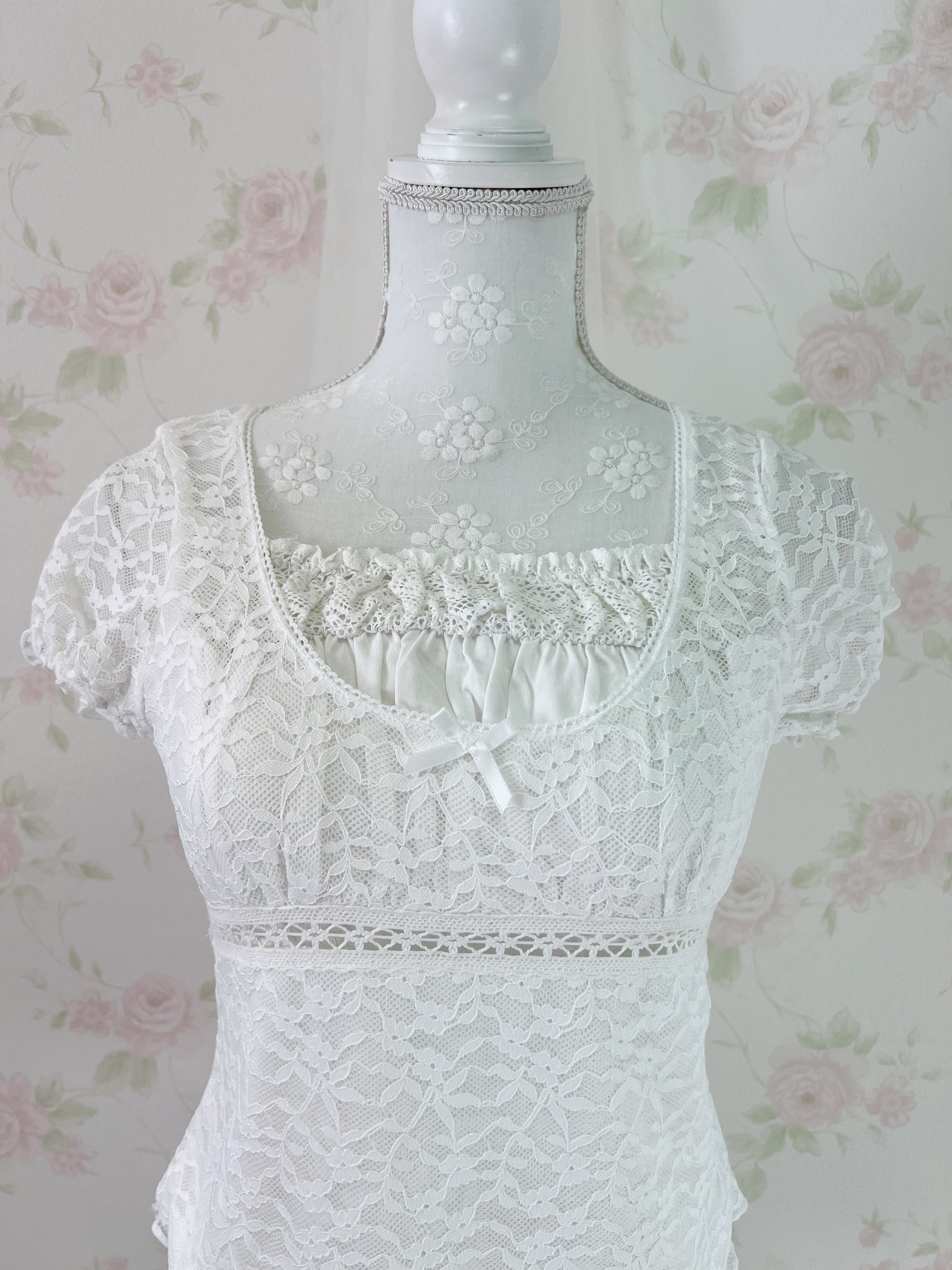 Lacy Shoujo T-Shirt (White)