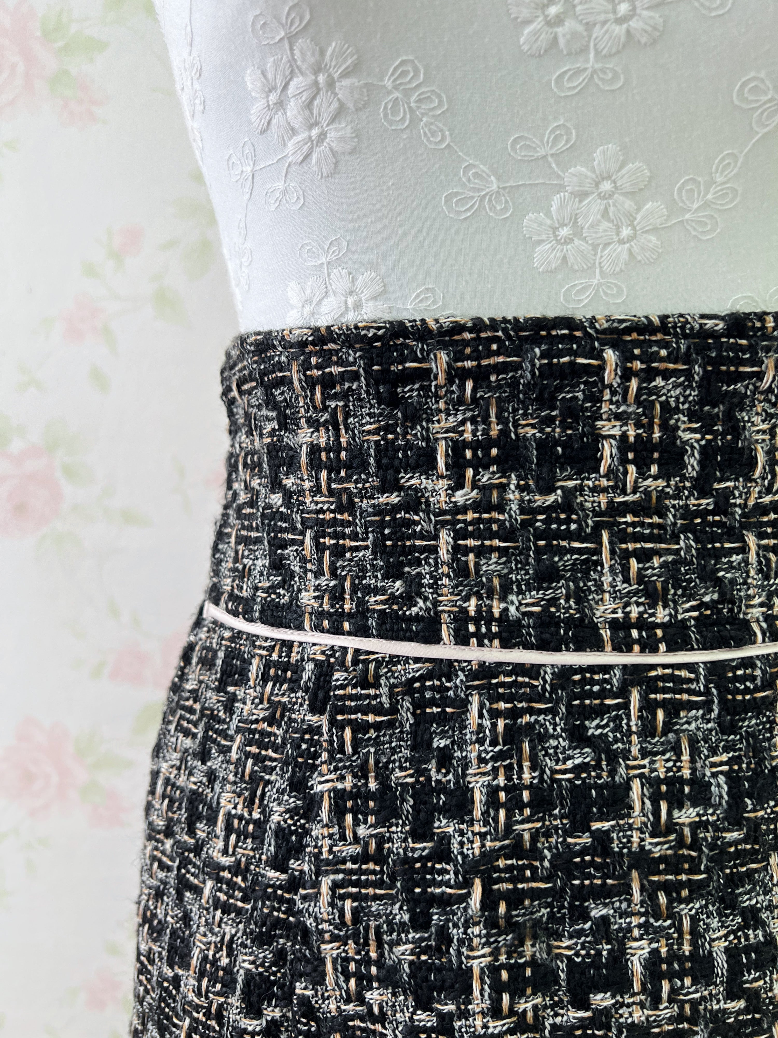 LIP SERVICE Tweed Gyaru Tight Skirt (Black Mix)