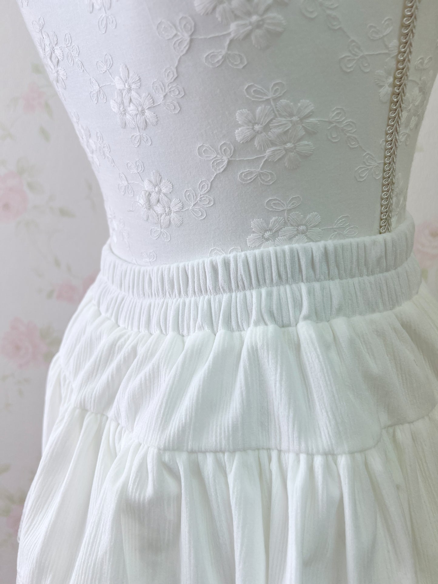 GRL Layered Lace Hem Skirt (White)
