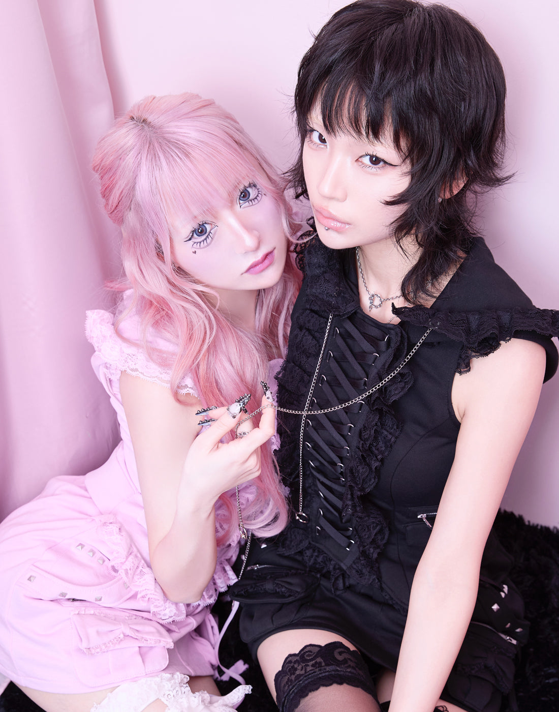 AVENCHUMU Lace-up frilled lace sleeveless hoodie