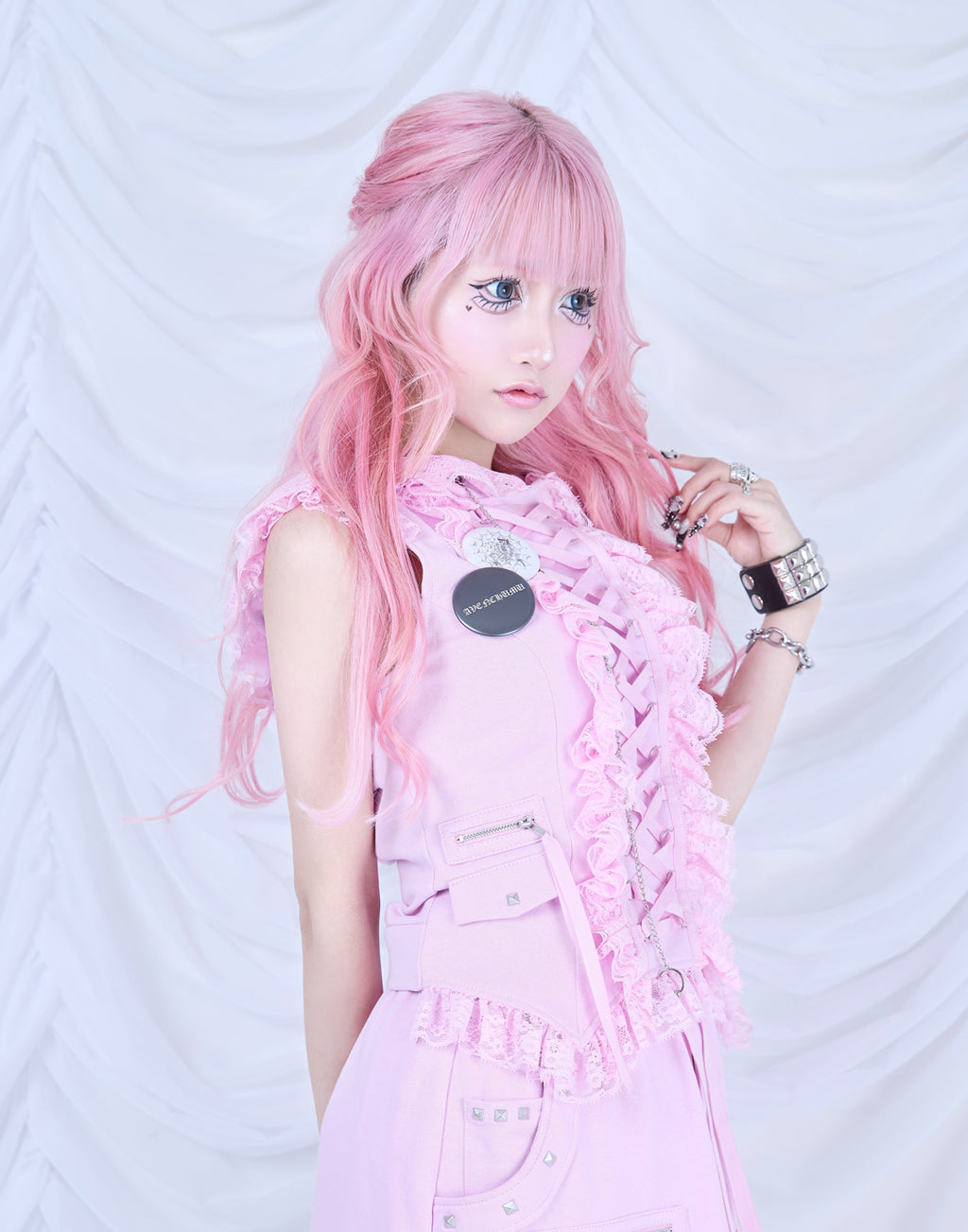 AVENCHUMU Lace-up frilled lace sleeveless hoodie