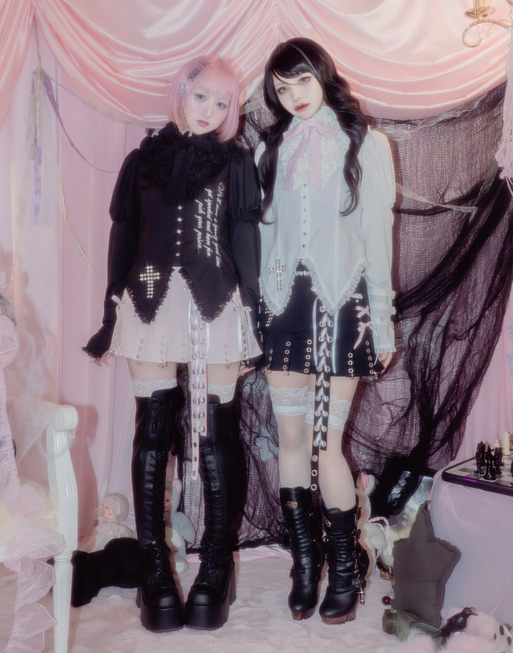 AVENCHUMU side lace up pierce pleated skirt