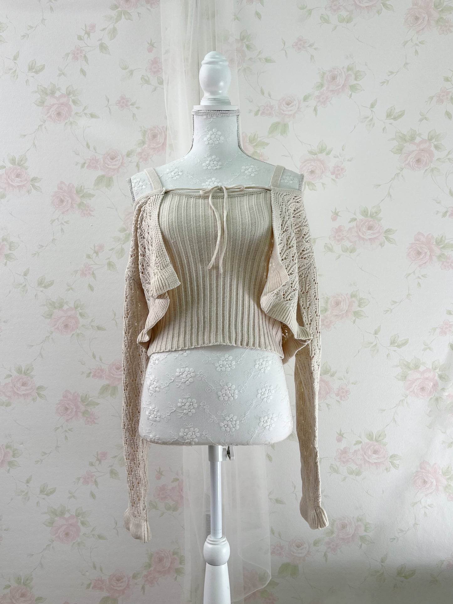 GRL Ruffled Hem Knitted Camisole Cardigan Set (Beige)