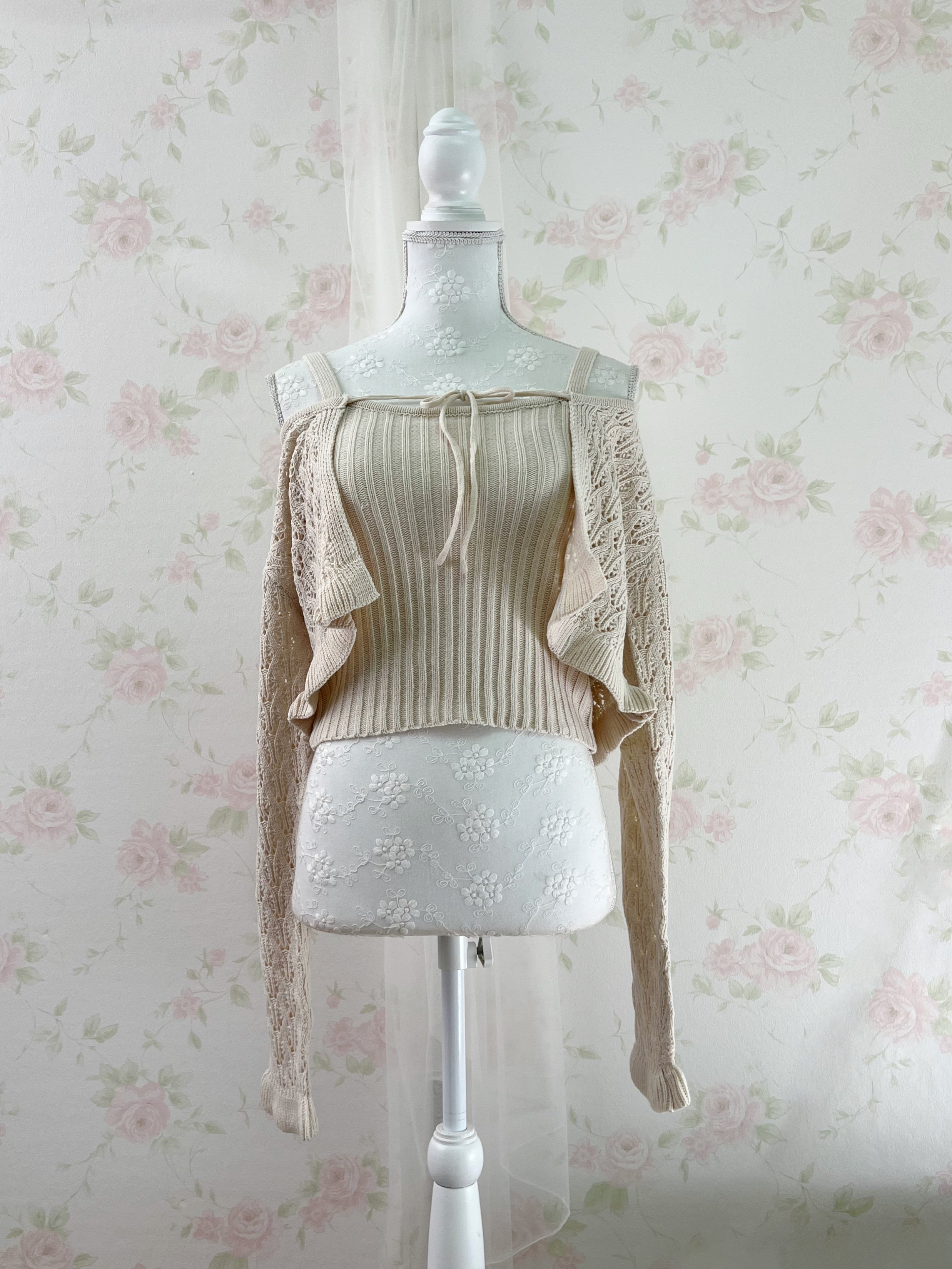 Ruffled Hem Knitted Camisole Cardigan Set (Beige)